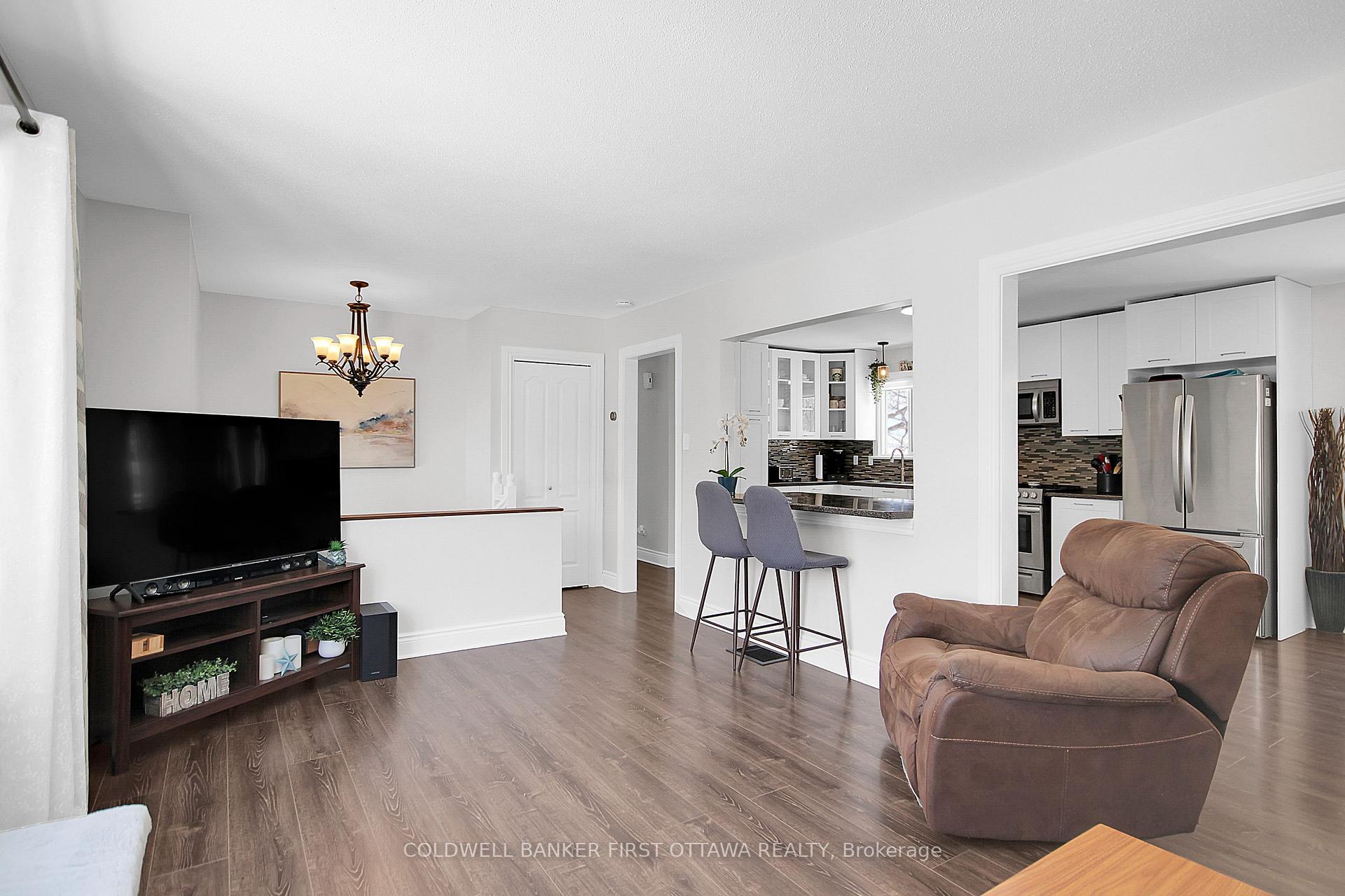 Photo 8 of 4132 Broadway Street, Ottawa, Vernon — HOMEH