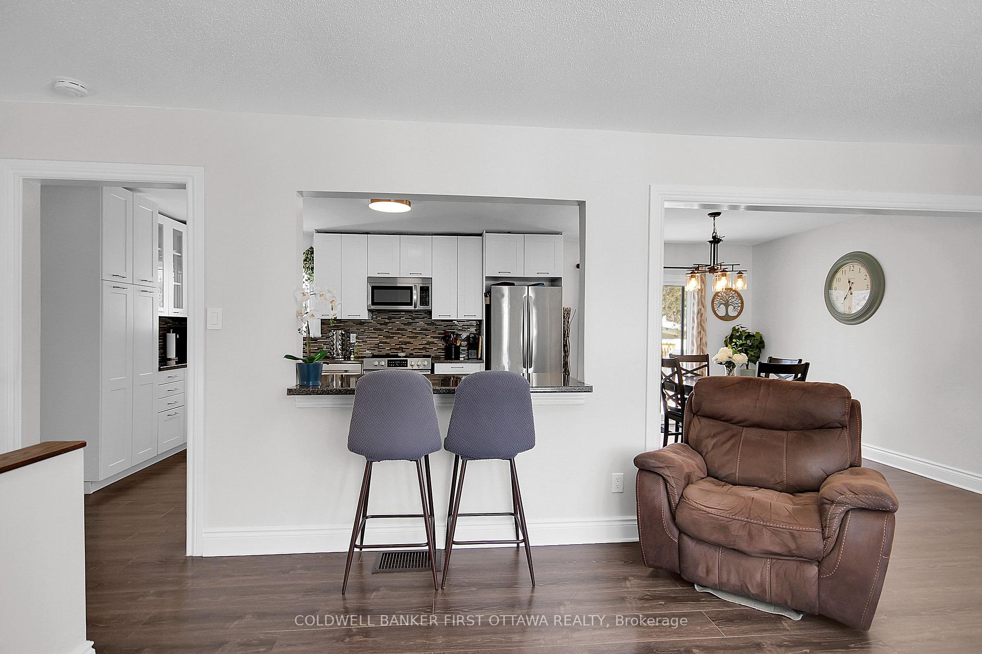 Photo 9 of 4132 Broadway Street, Ottawa, Vernon — HOMEH