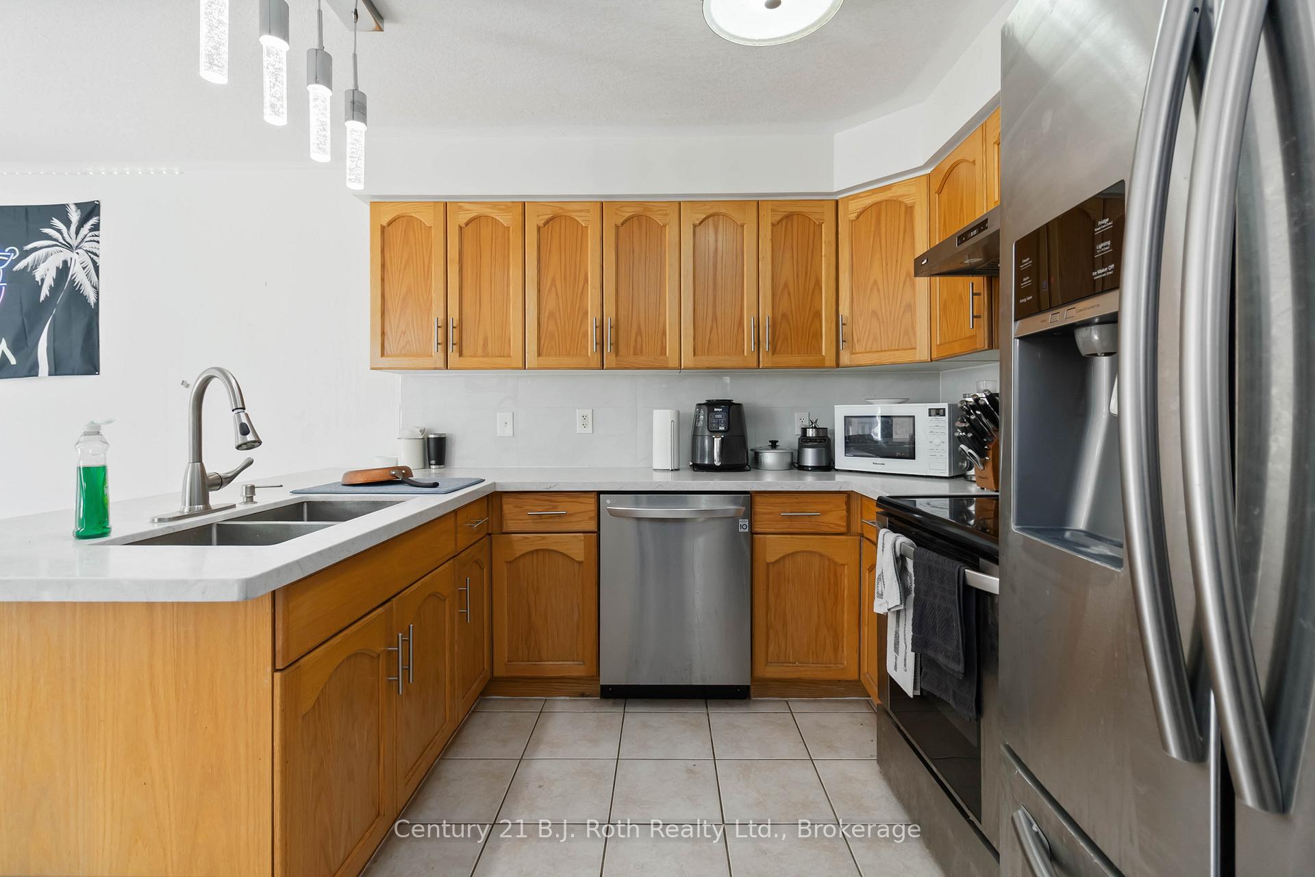 Photo 5 of 18 Darnell Road, Guelph, Kortright West — HOMEH