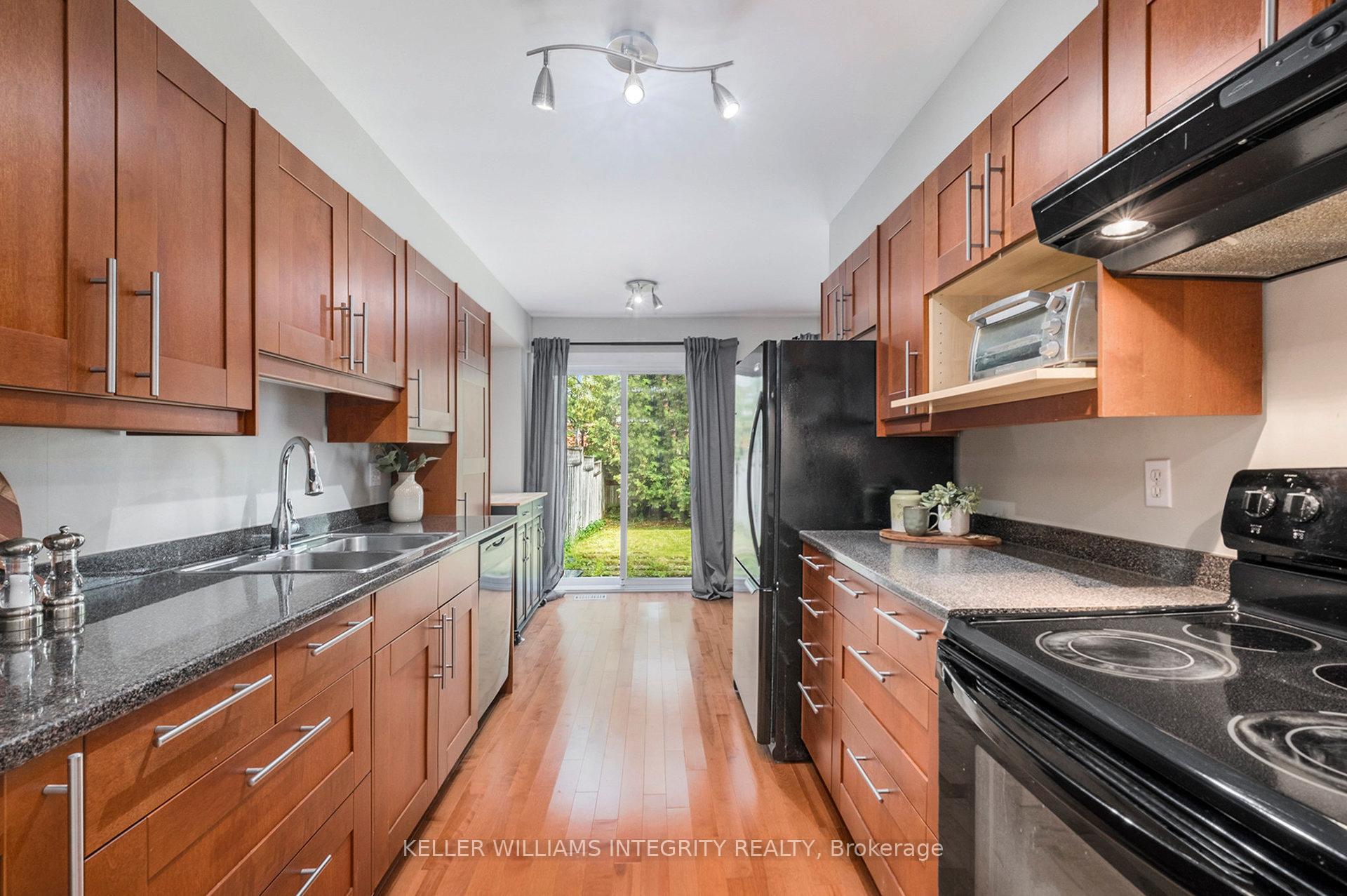 Photo 11 of 41 Sedona Street, Ottawa, Barrhaven - Longfields — HOMEH