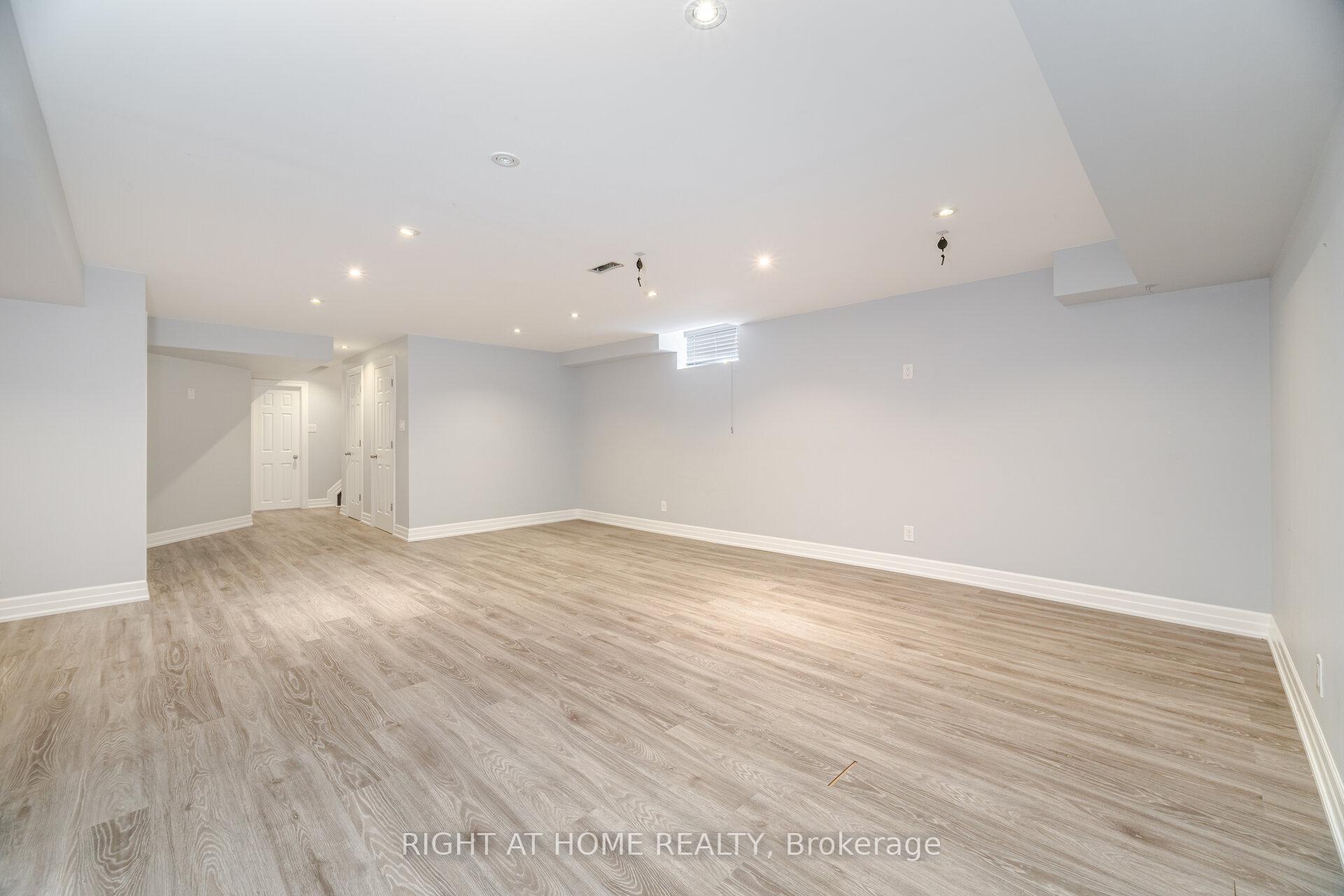 Photo 41 of 24 Biggar Crescent, Grimsby, Grimsby West — HOMEH