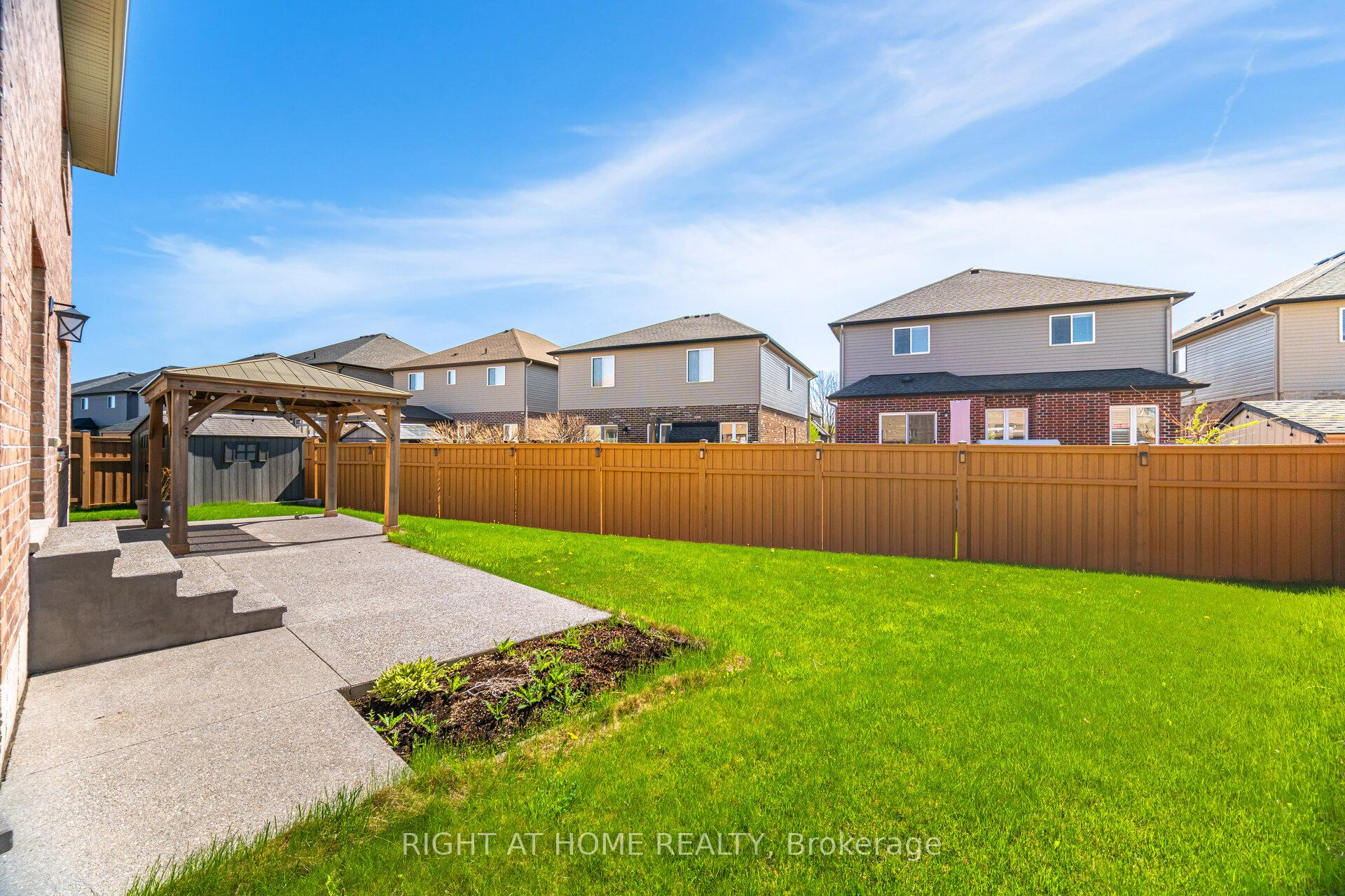 Photo 43 of 24 Biggar Crescent, Grimsby, Grimsby West — HOMEH