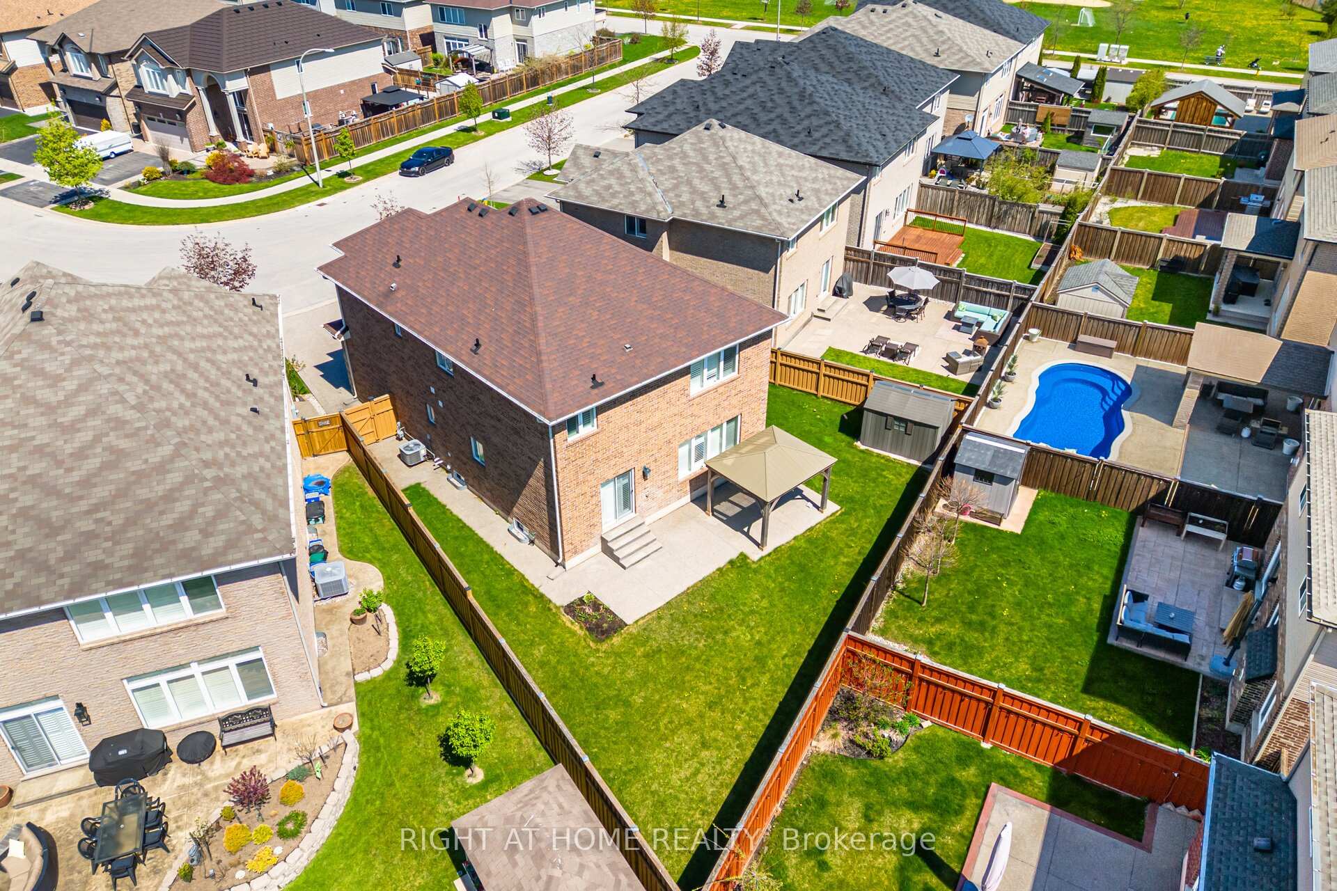 Photo 46 of 24 Biggar Crescent, Grimsby, Grimsby West — HOMEH