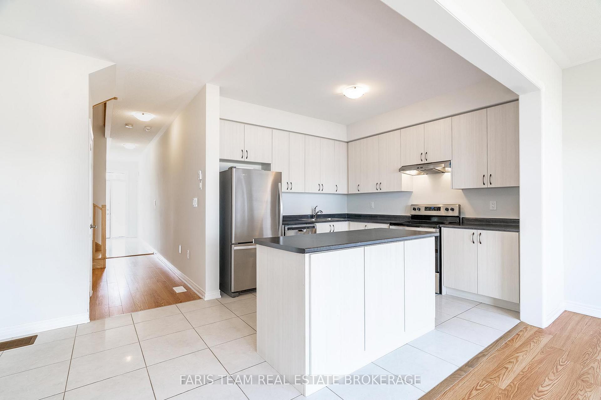 Photo 4 of 76 Valleybrook Road, Barrie, Rural Barrie Southeast — HOMEH