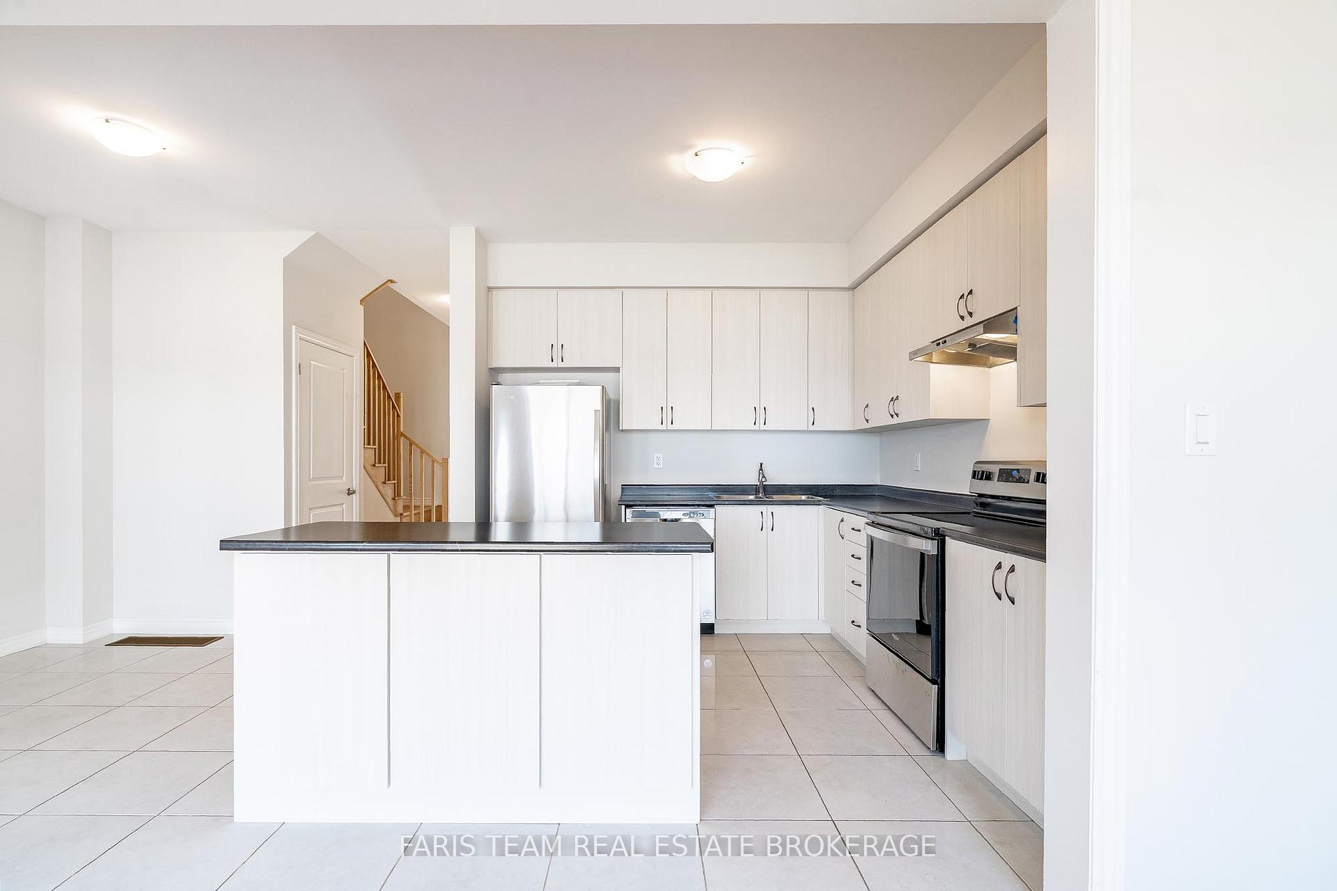 Photo 5 of 76 Valleybrook Road, Barrie, Rural Barrie Southeast — HOMEH