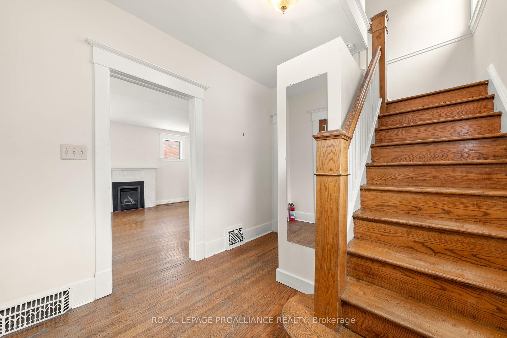 Photo 8 of 255 Charles Street, Belleville, Belleville Ward — HOMEH