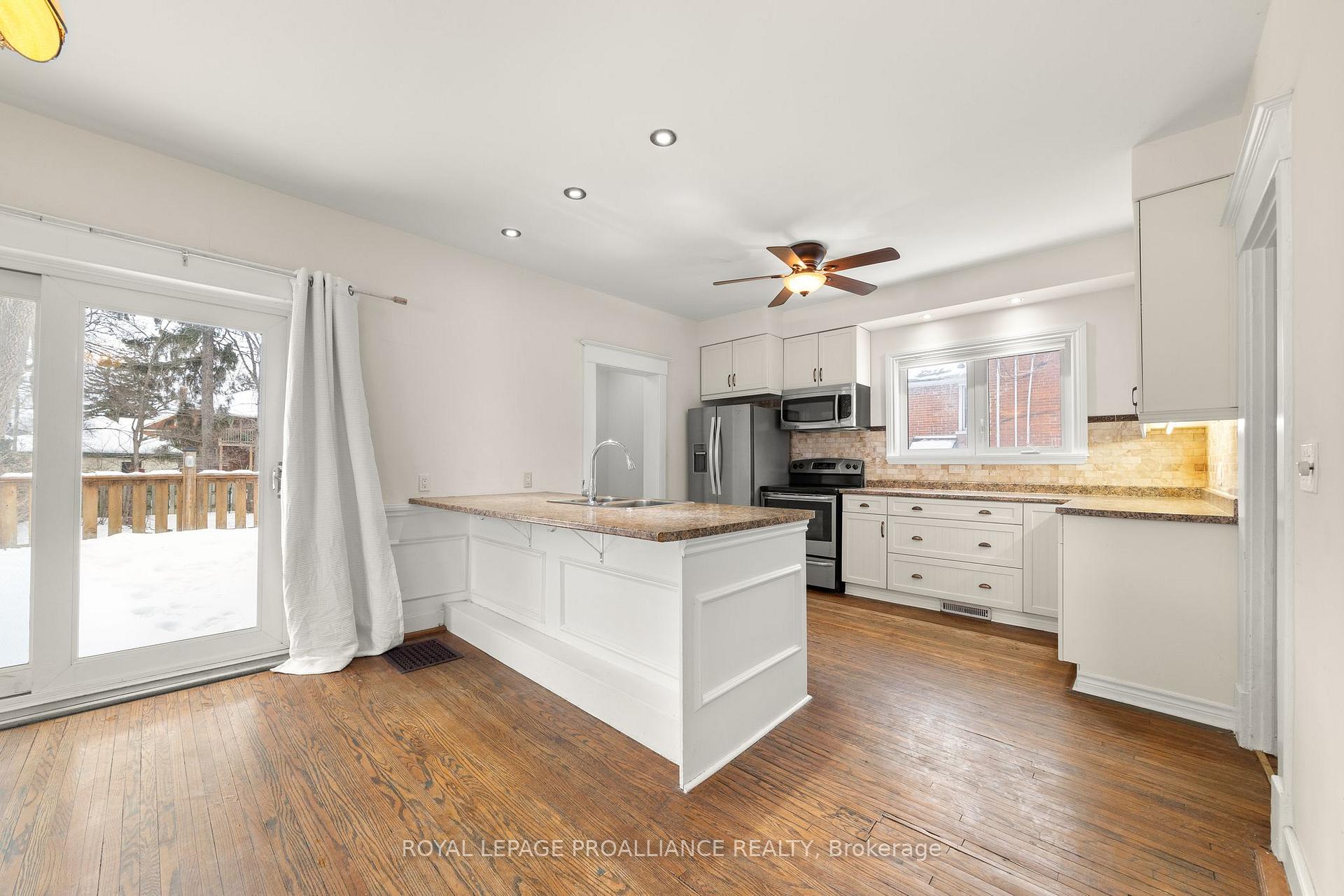 Photo 18 of 255 Charles Street, Belleville, Belleville Ward — HOMEH