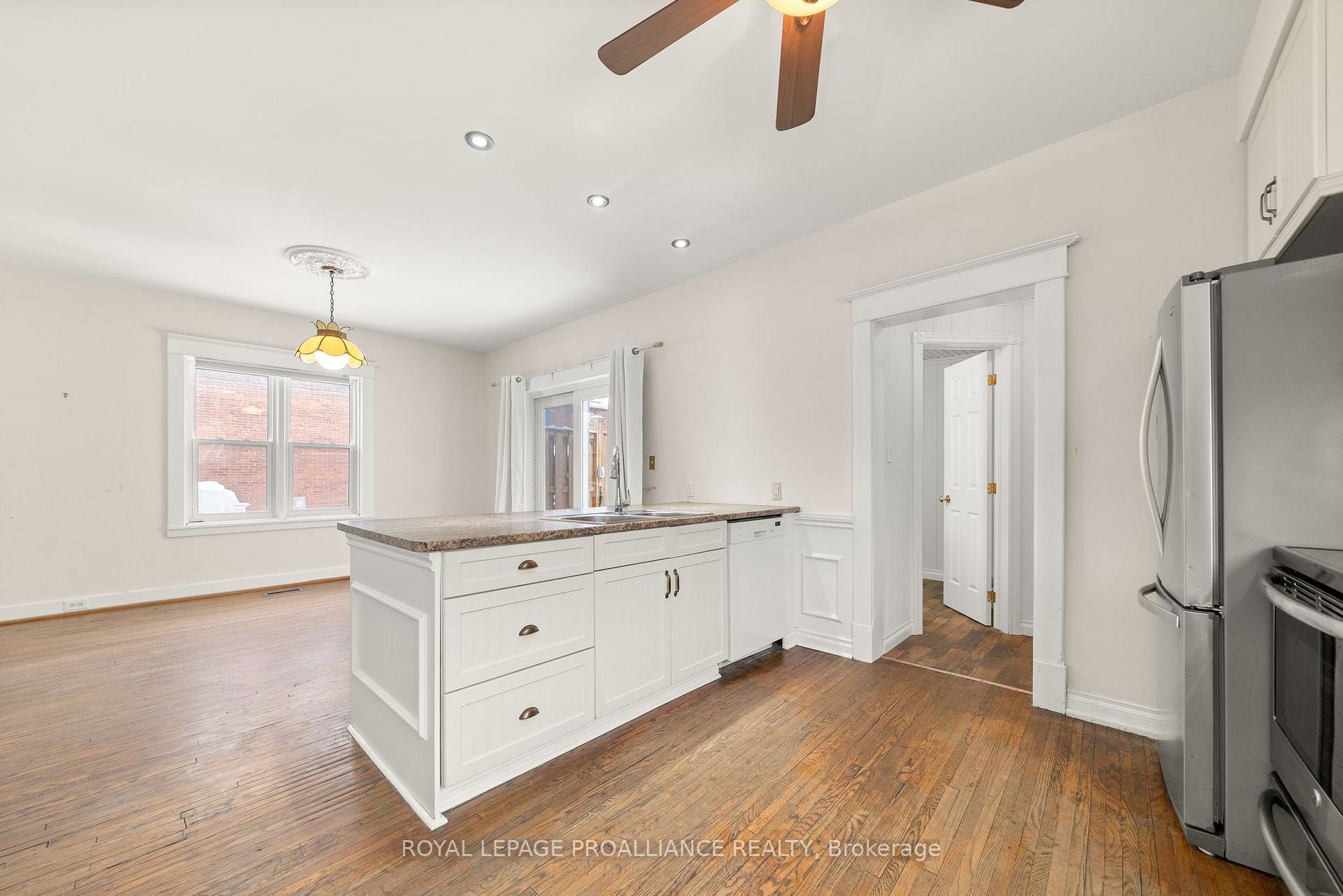 Photo 21 of 255 Charles Street, Belleville, Belleville Ward — HOMEH