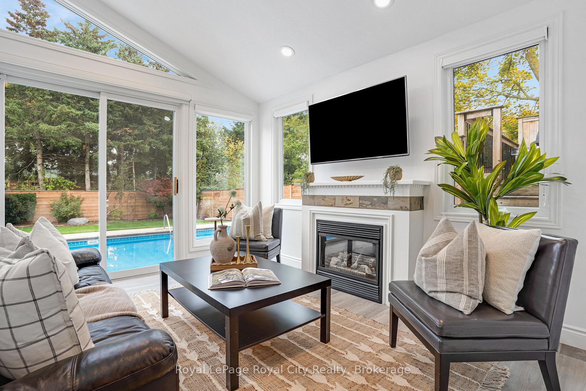 Photo 1 of 31 Lambert Crescent, Guelph, Dovercliffe Park/Old University — HOMEH
