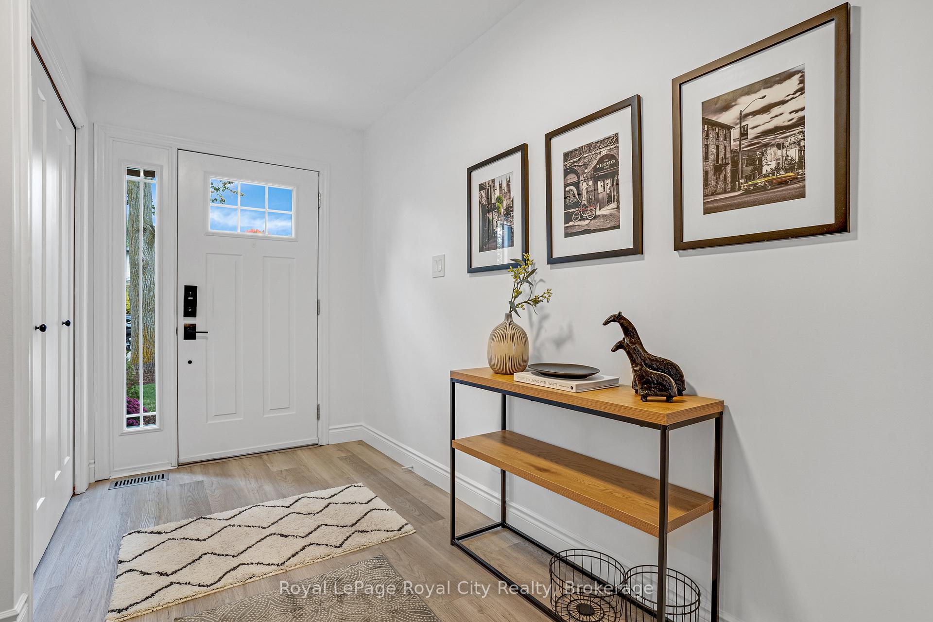 Photo 5 of 31 Lambert Crescent, Guelph, Dovercliffe Park/Old University — HOMEH