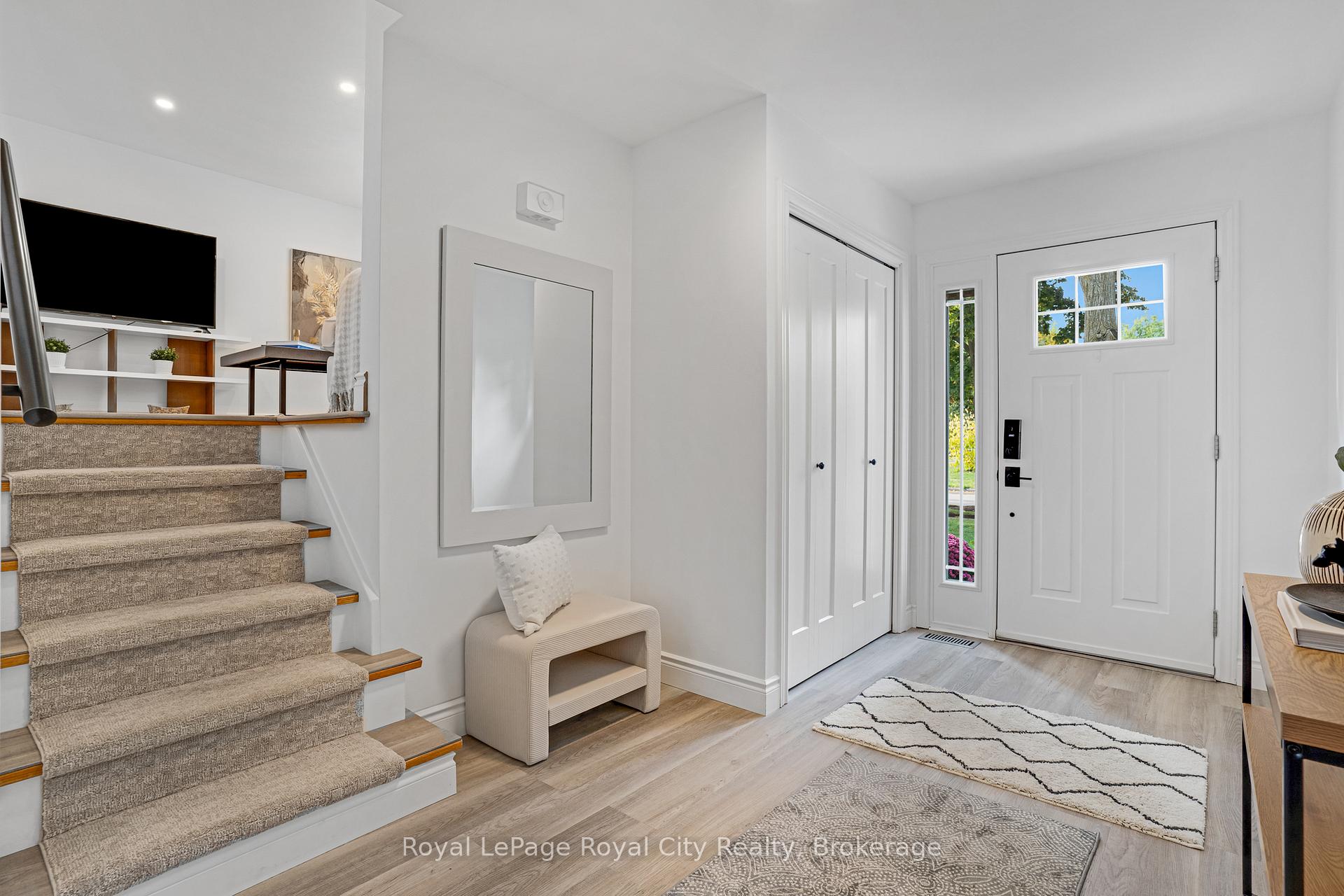Photo 6 of 31 Lambert Crescent, Guelph, Dovercliffe Park/Old University — HOMEH