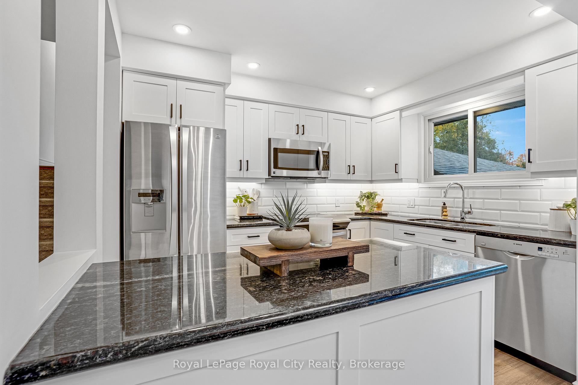Photo 22 of 31 Lambert Crescent, Guelph, Dovercliffe Park/Old University — HOMEH