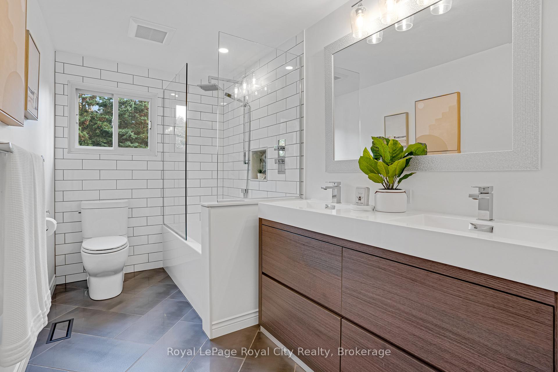 Photo 26 of 31 Lambert Crescent, Guelph, Dovercliffe Park/Old University — HOMEH