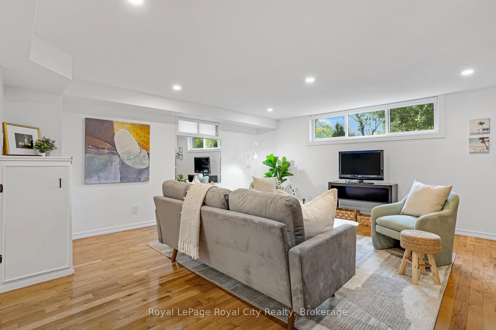 Photo 34 of 31 Lambert Crescent, Guelph, Dovercliffe Park/Old University — HOMEH