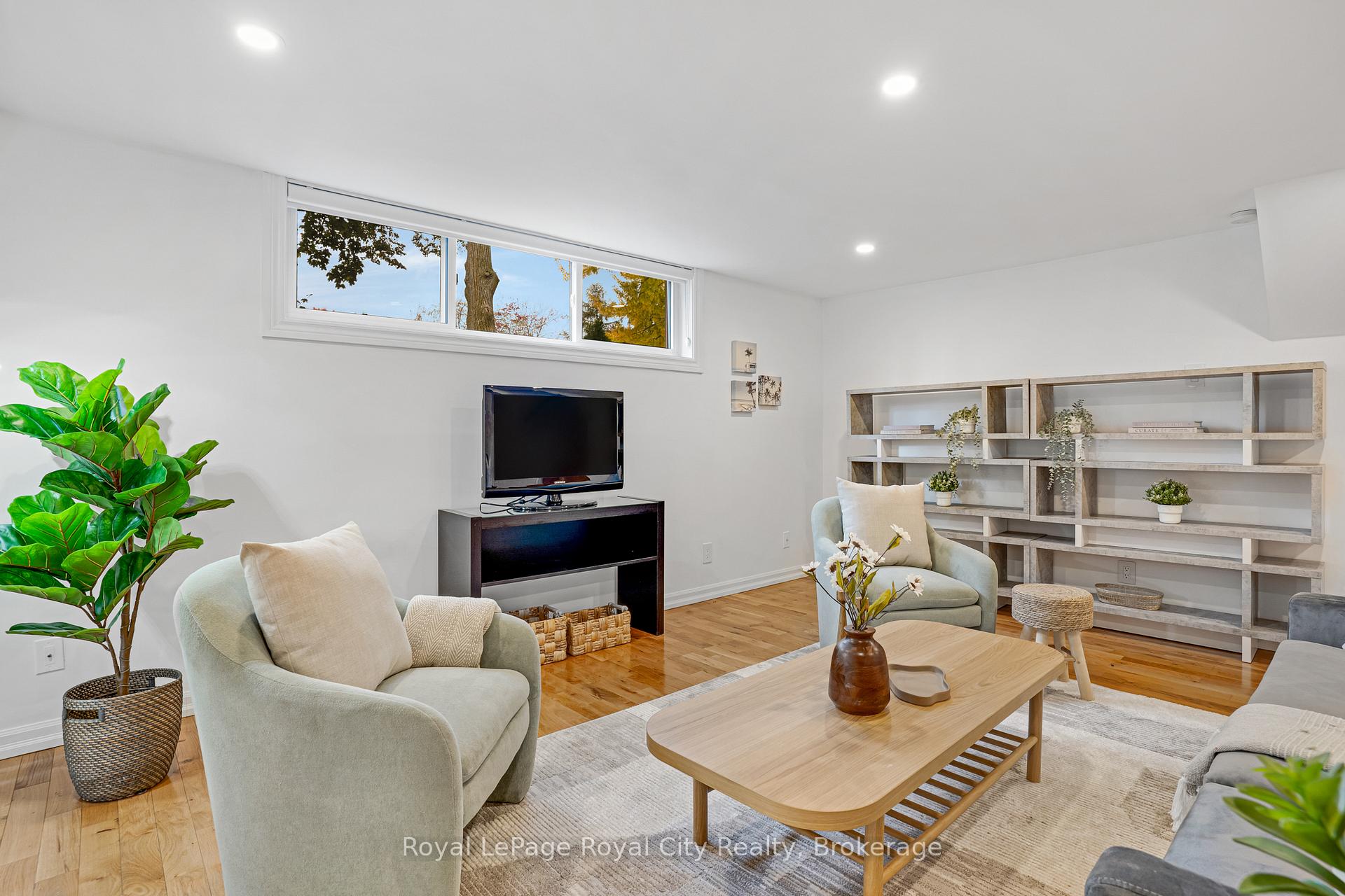 Photo 36 of 31 Lambert Crescent, Guelph, Dovercliffe Park/Old University — HOMEH