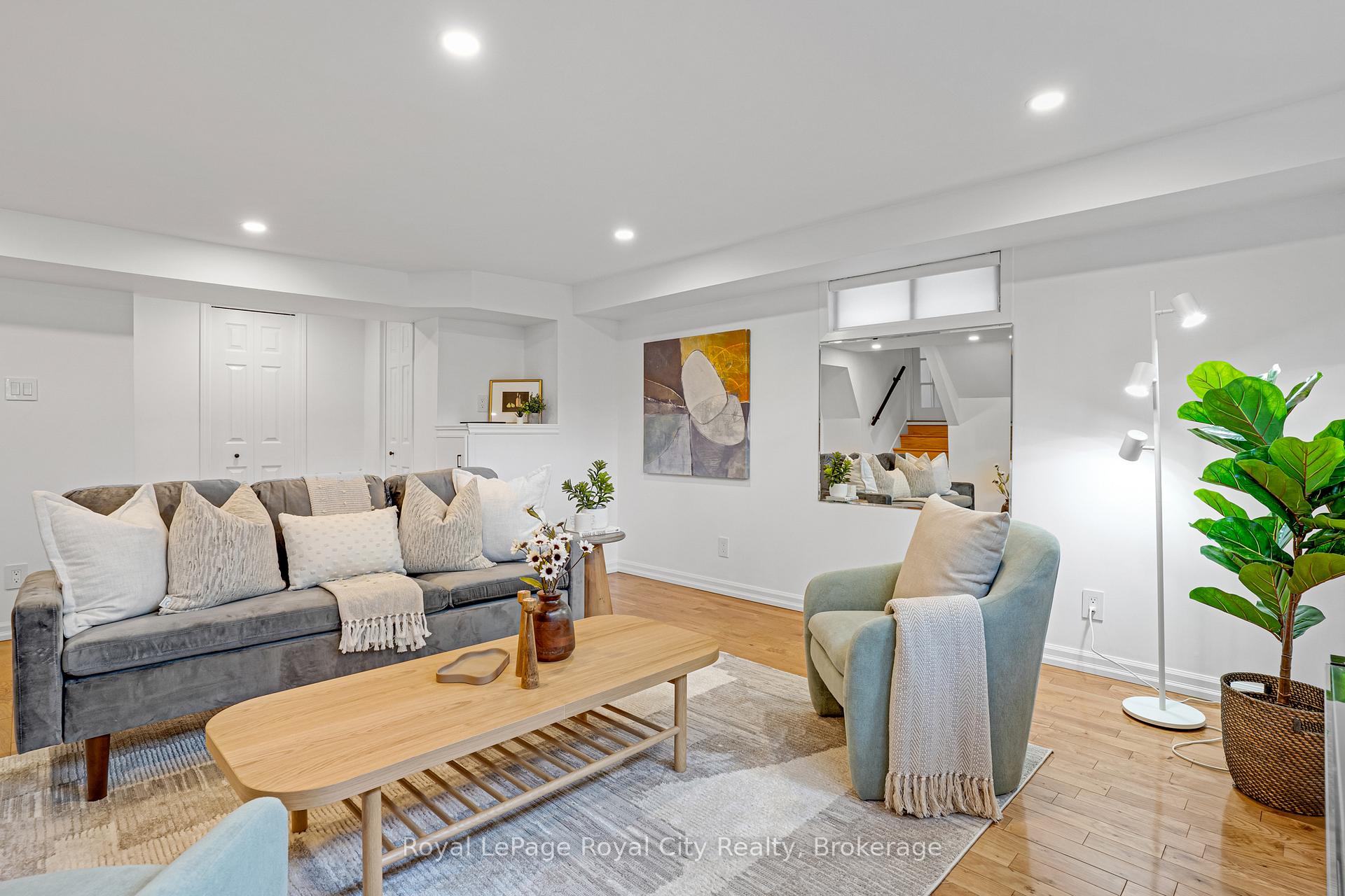 Photo 37 of 31 Lambert Crescent, Guelph, Dovercliffe Park/Old University — HOMEH