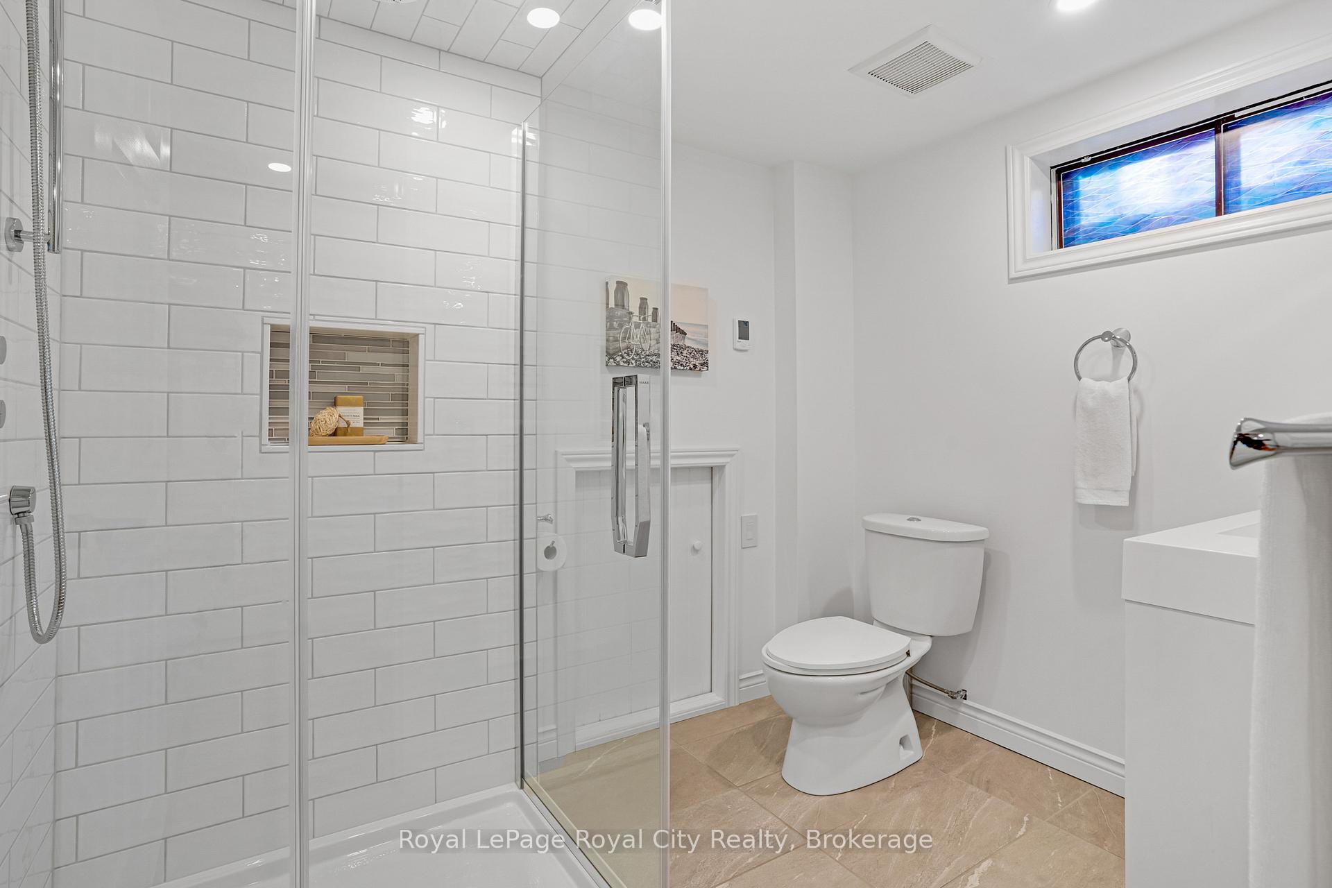 Photo 39 of 31 Lambert Crescent, Guelph, Dovercliffe Park/Old University — HOMEH