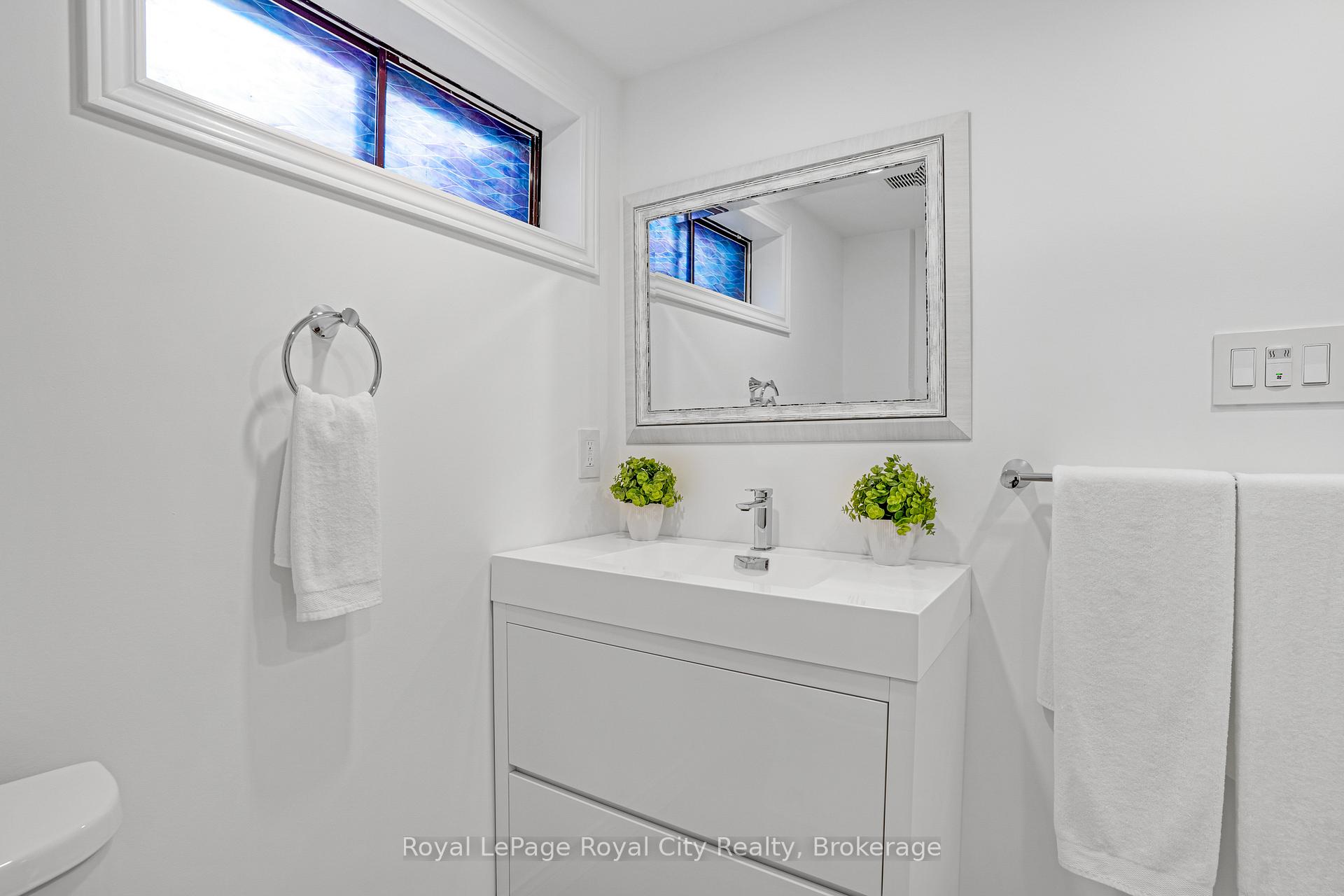 Photo 40 of 31 Lambert Crescent, Guelph, Dovercliffe Park/Old University — HOMEH