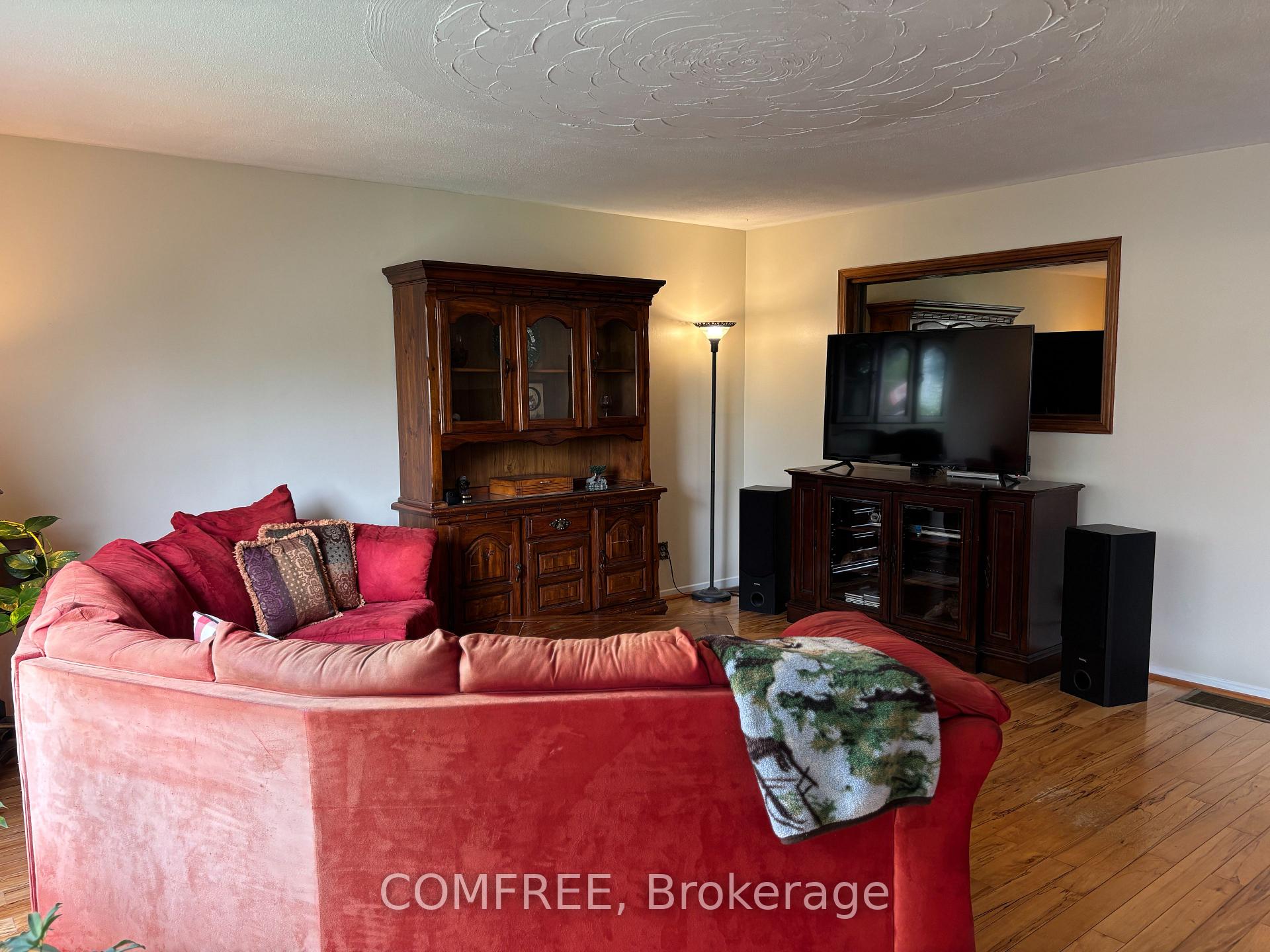 Photo 5 of 8770 Bank Street, Ottawa, Vernon — HOMEH
