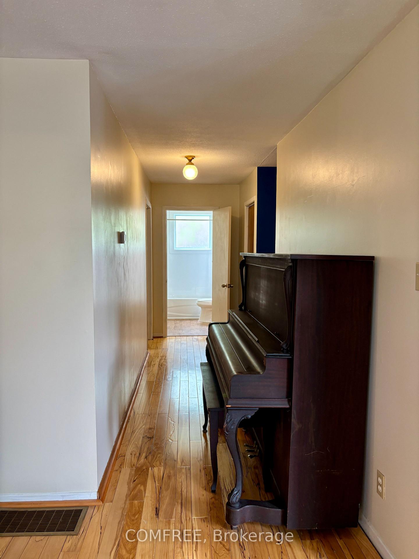 Photo 10 of 8770 Bank Street, Ottawa, Vernon — HOMEH