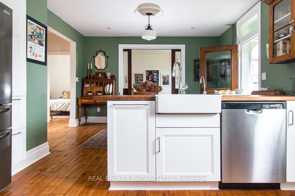 Photo 9 of 1083 Colborne Street E, Brant, Brantford Twp — HOMEH