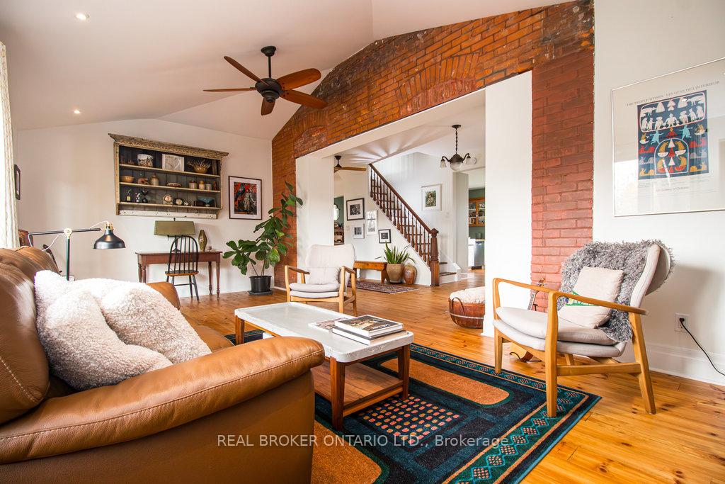 Photo 12 of 1083 Colborne Street E, Brant, Brantford Twp — HOMEH