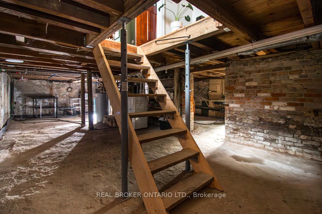 Photo 19 of 1083 Colborne Street E, Brant, Brantford Twp — HOMEH