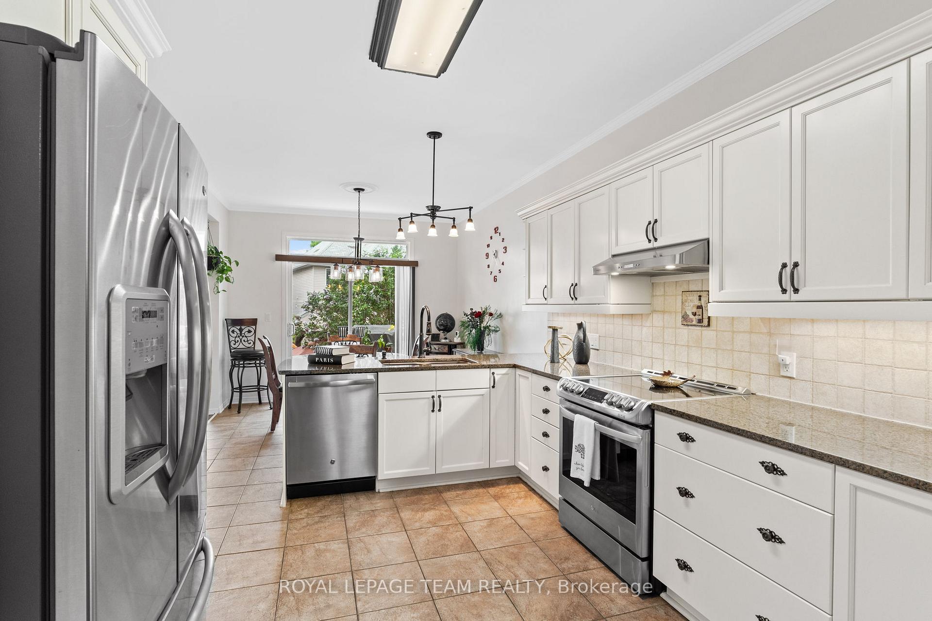 Photo 8 of 275 Berrigan Drive, Ottawa, Barrhaven - Longfields — HOMEH