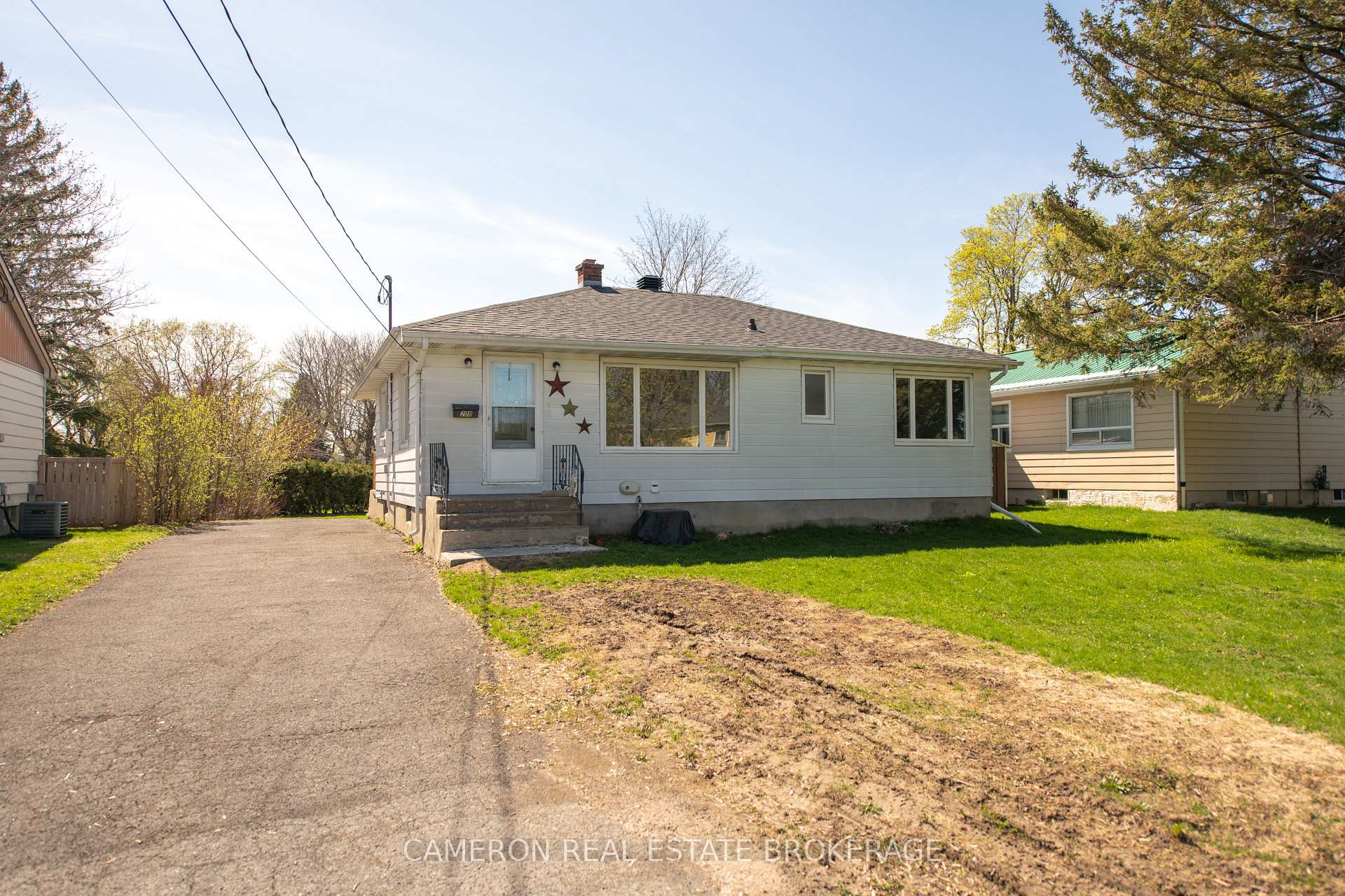 Photo 1 of 208 Susan Avenue, Cornwall — HOMEH