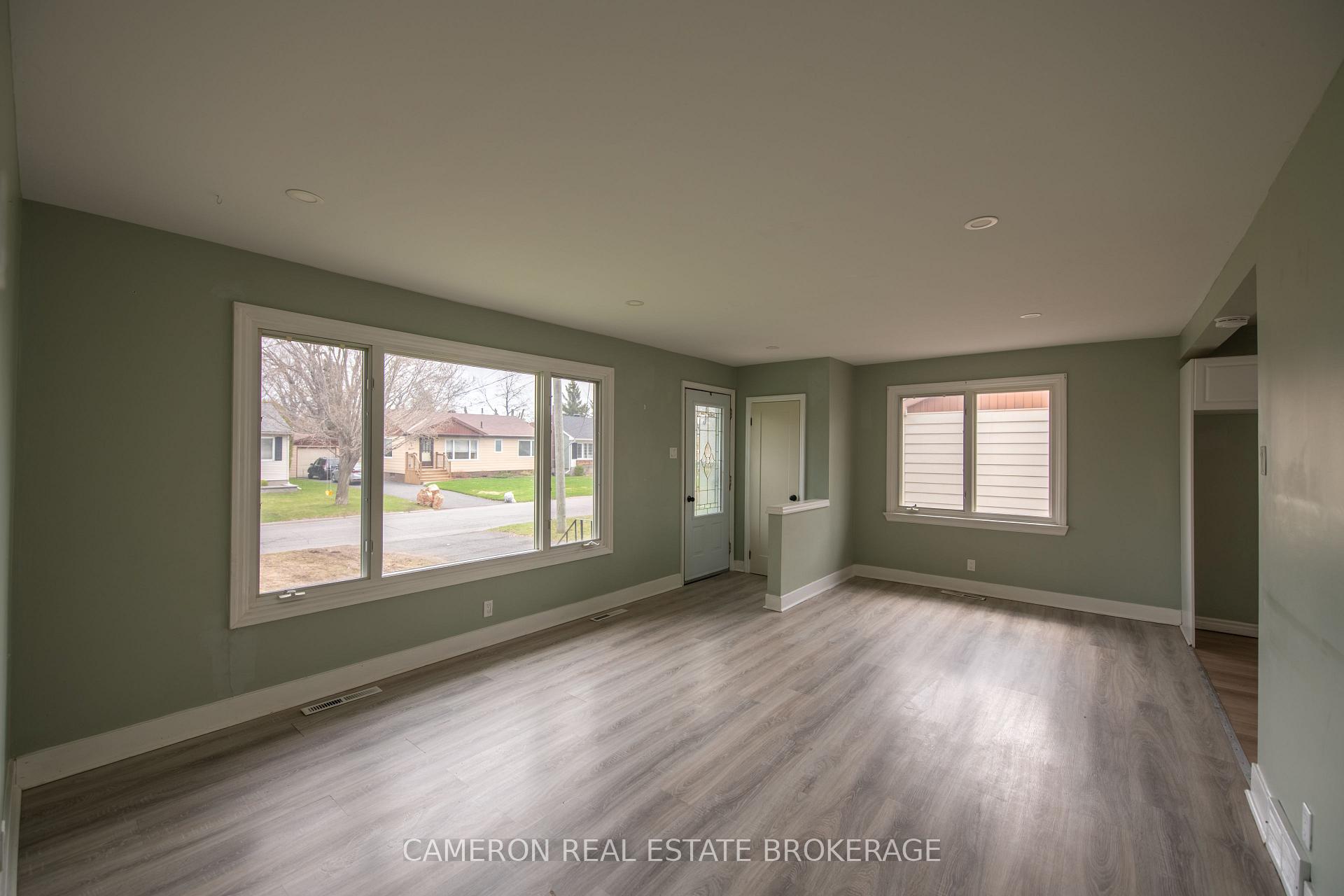 Photo 2 of 208 Susan Avenue, Cornwall — HOMEH