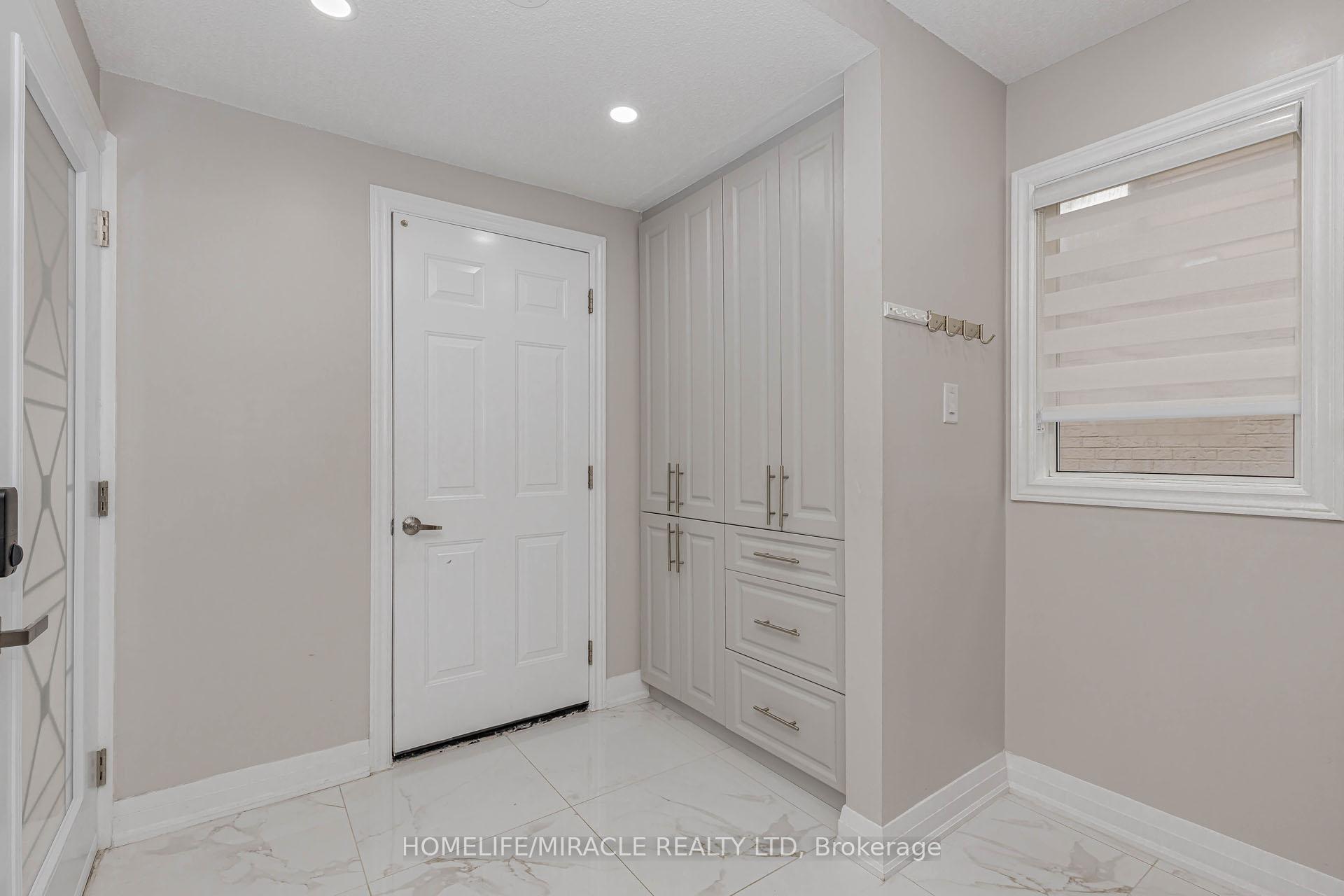 Photo 7 of 10 Festoon Place, Brampton, Southgate — HOMEH