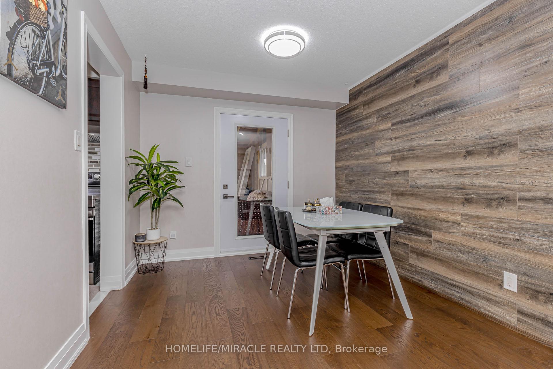 Photo 16 of 10 Festoon Place, Brampton, Southgate — HOMEH