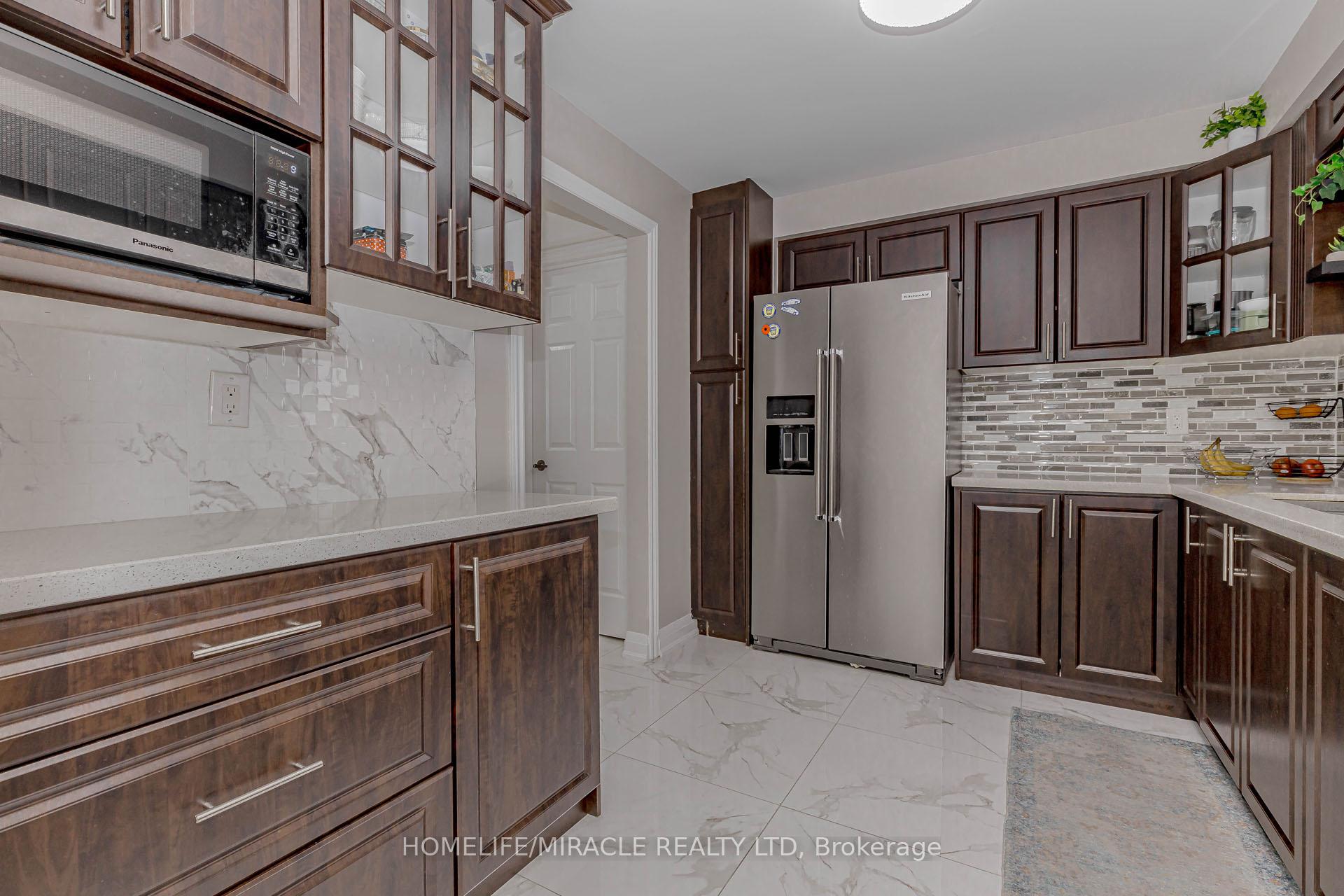 Photo 20 of 10 Festoon Place, Brampton, Southgate — HOMEH