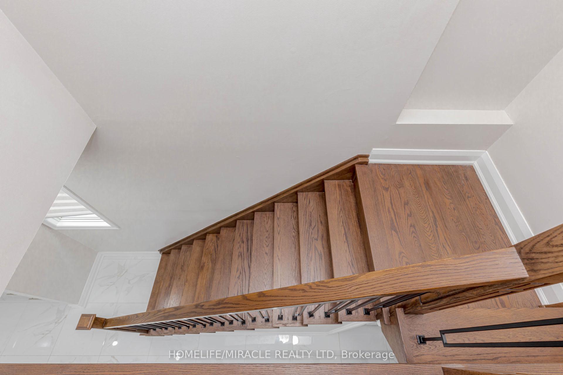 Photo 26 of 10 Festoon Place, Brampton, Southgate — HOMEH