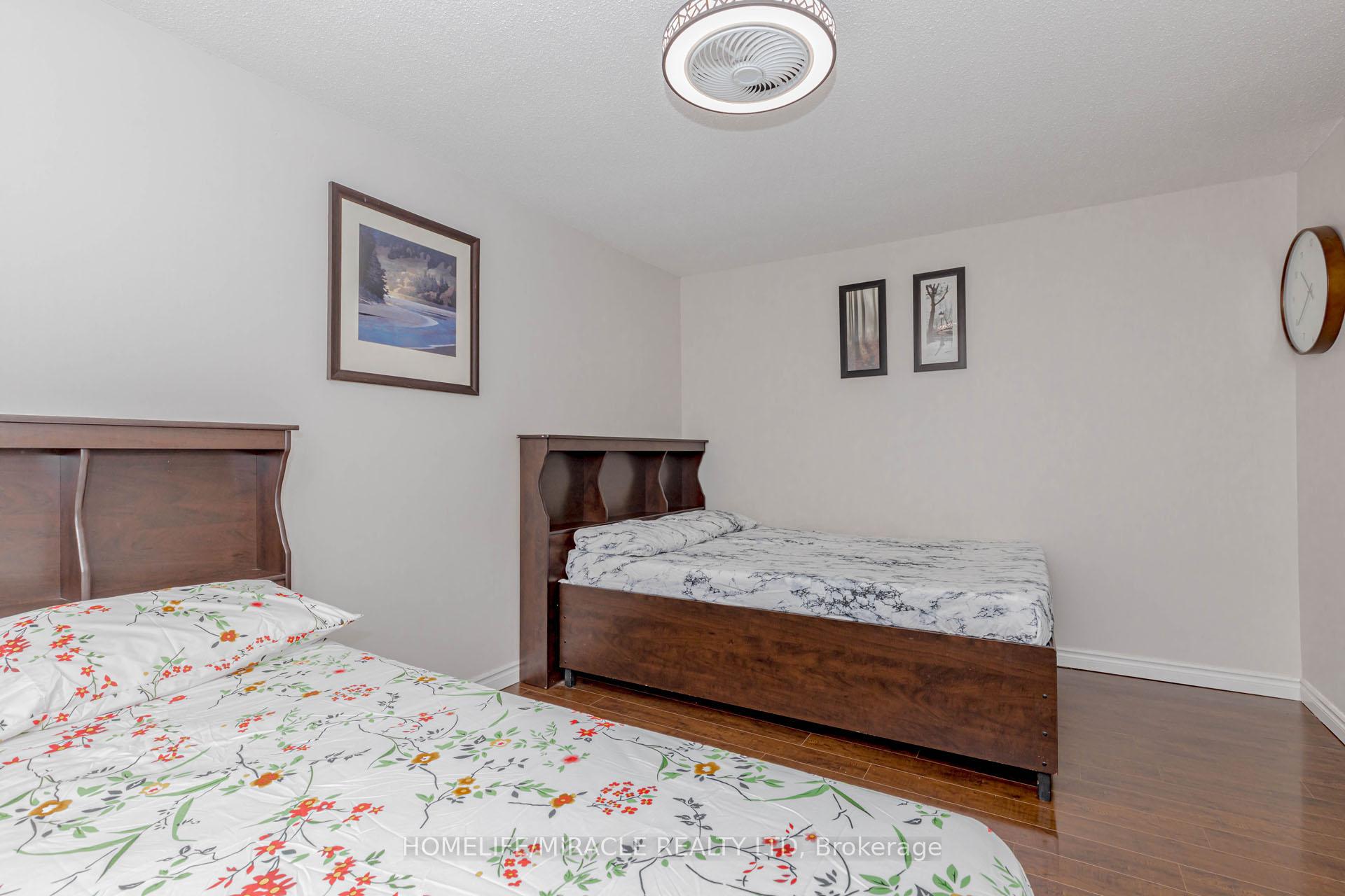 Photo 32 of 10 Festoon Place, Brampton, Southgate — HOMEH