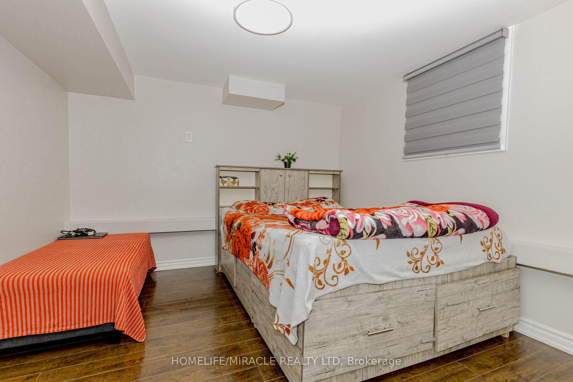Photo 45 of 10 Festoon Place, Brampton, Southgate — HOMEH