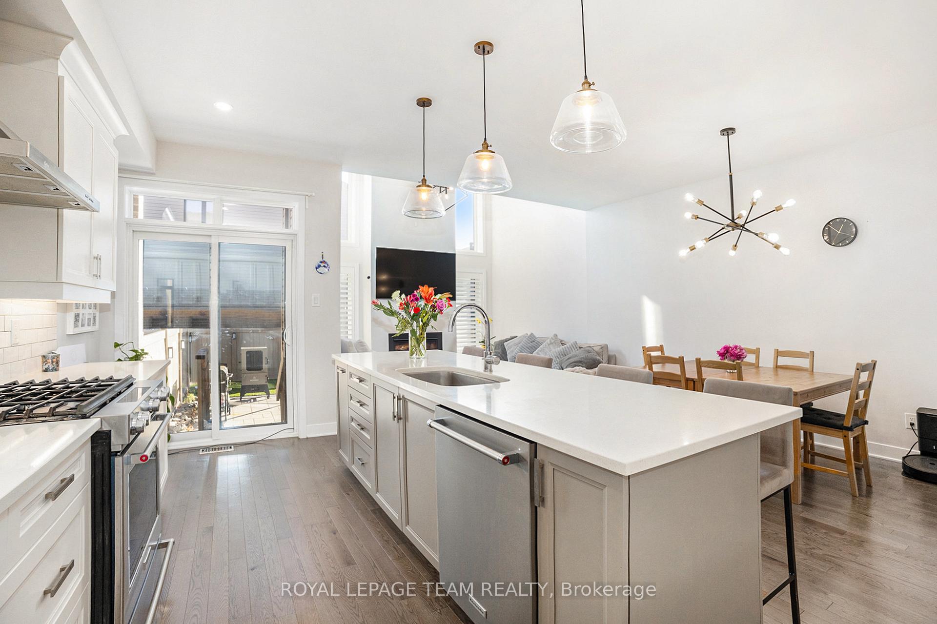 Photo 7 of 284 Dolce Crescent, Ottawa, Riverside South/Gloucester Glen — HOMEH