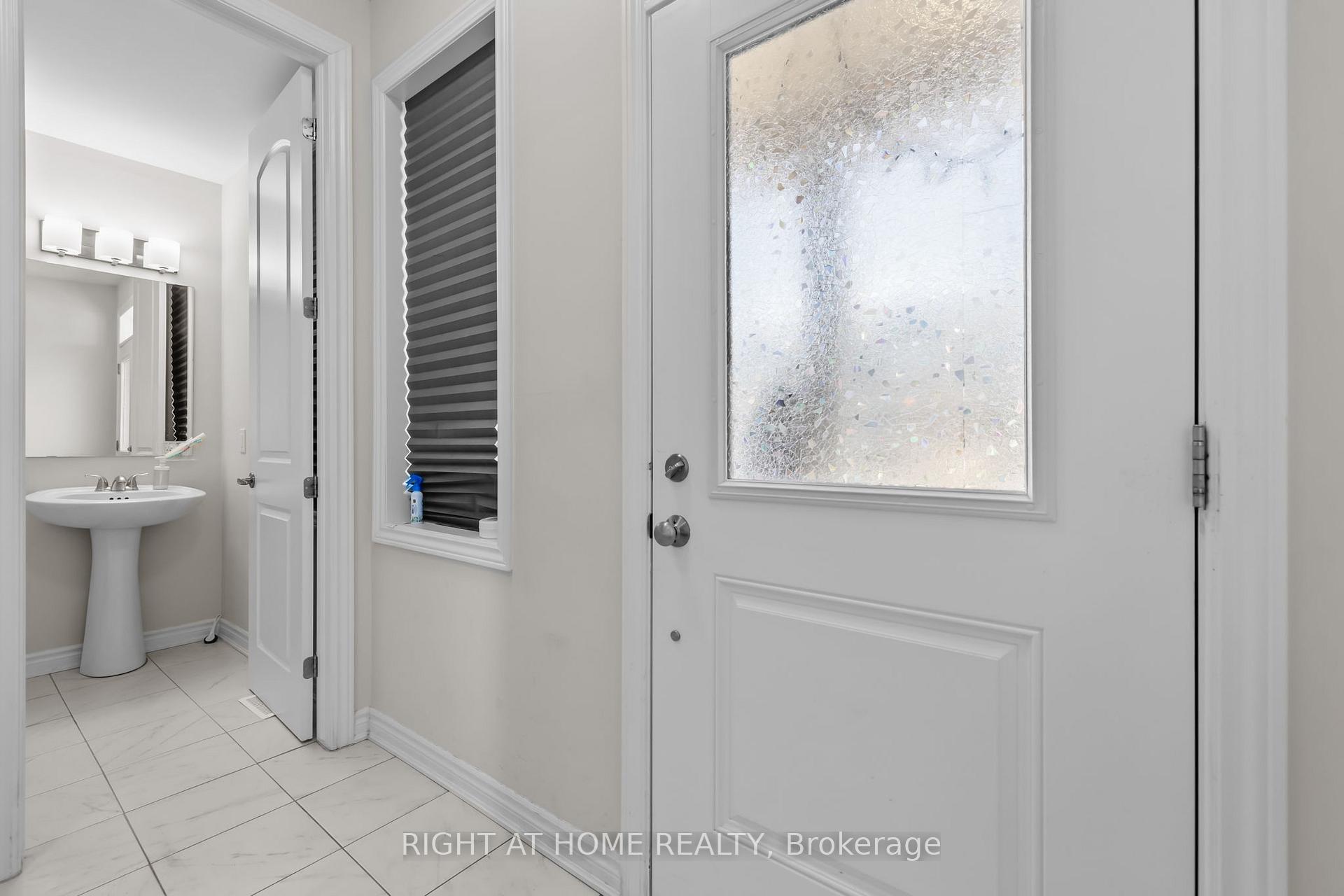Photo 4 of 55 Focality Crescent, Ottawa, Barrhaven - Half Moon Bay — HOMEH