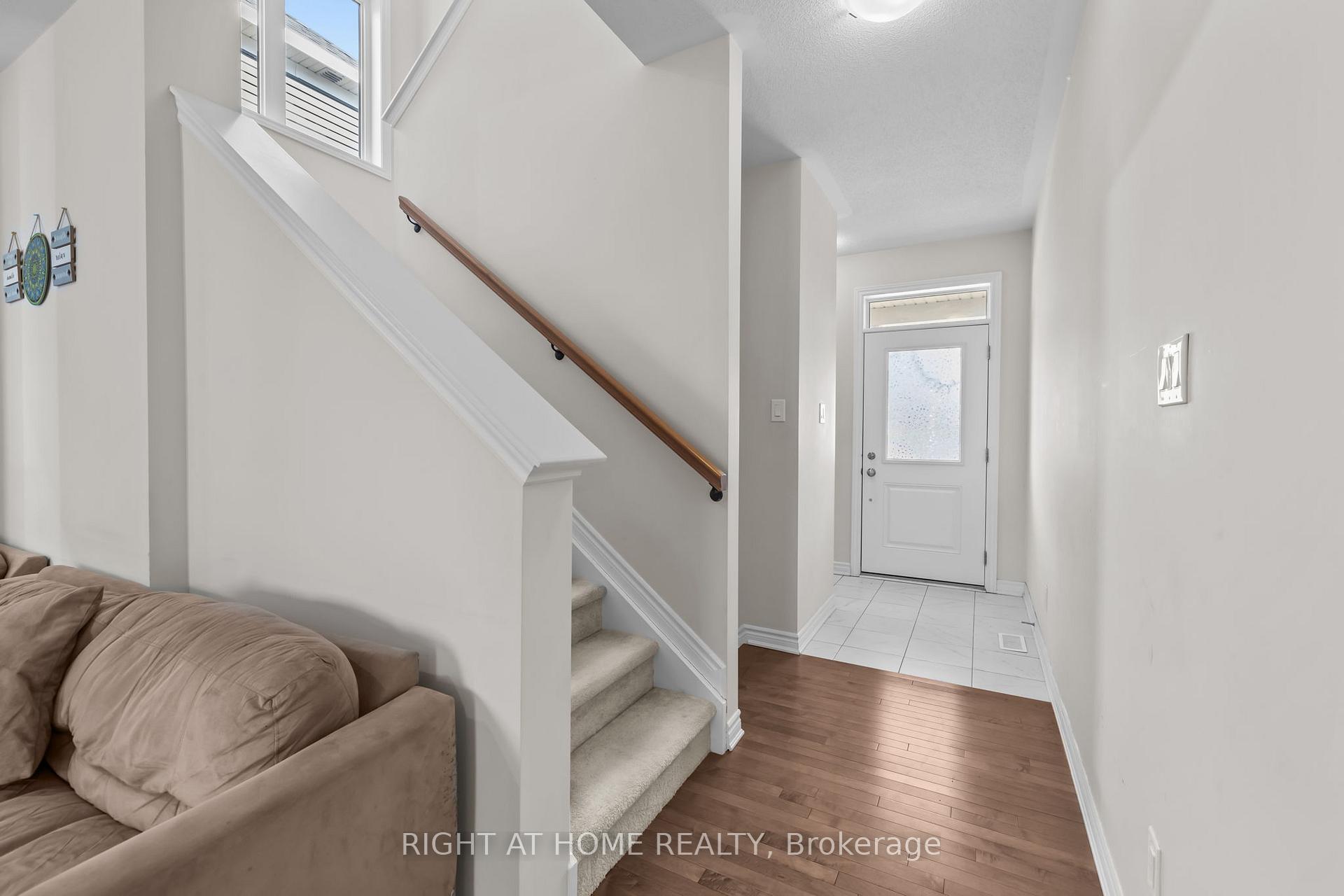 Photo 5 of 55 Focality Crescent, Ottawa, Barrhaven - Half Moon Bay — HOMEH