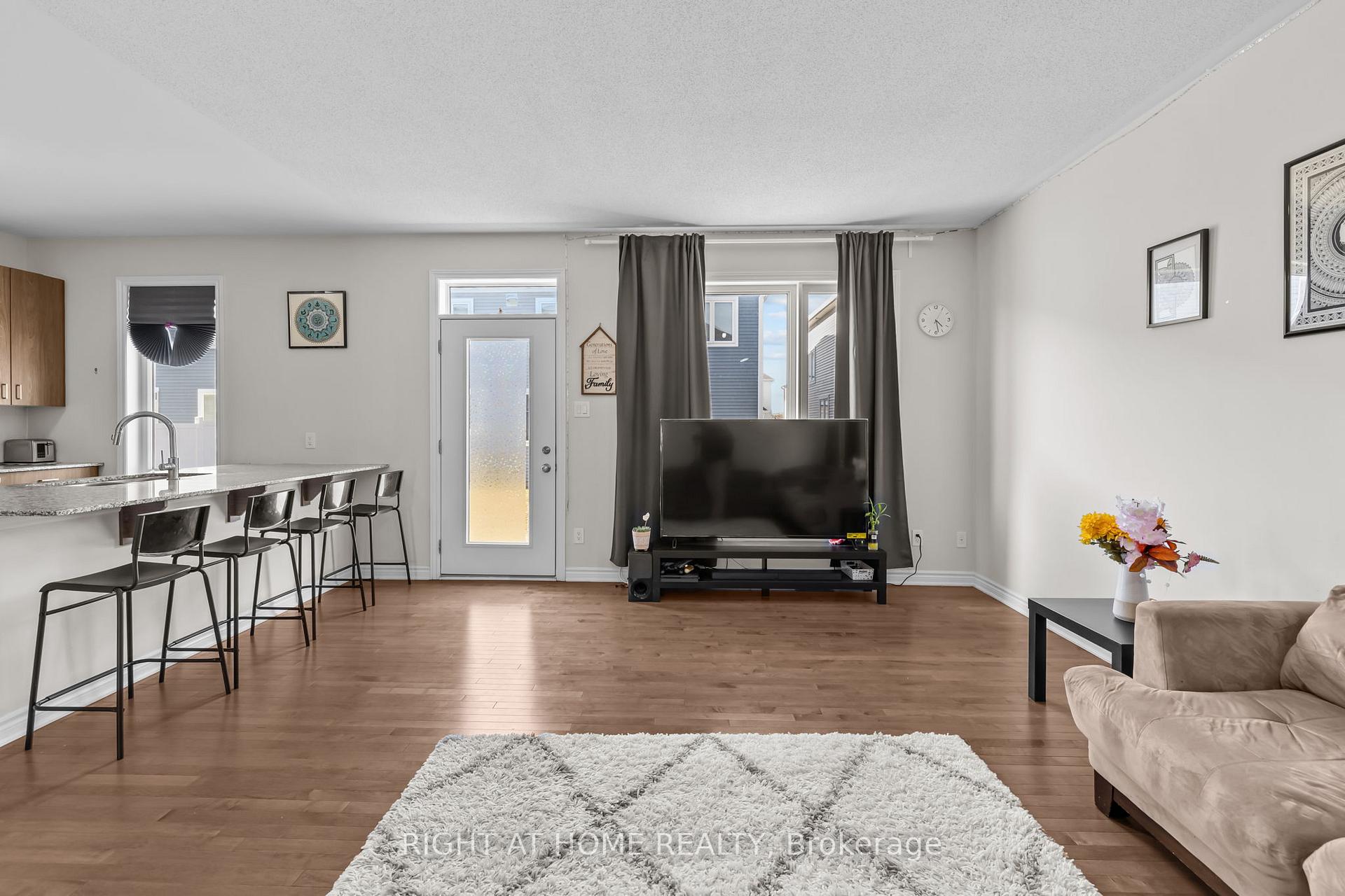 Photo 7 of 55 Focality Crescent, Ottawa, Barrhaven - Half Moon Bay — HOMEH