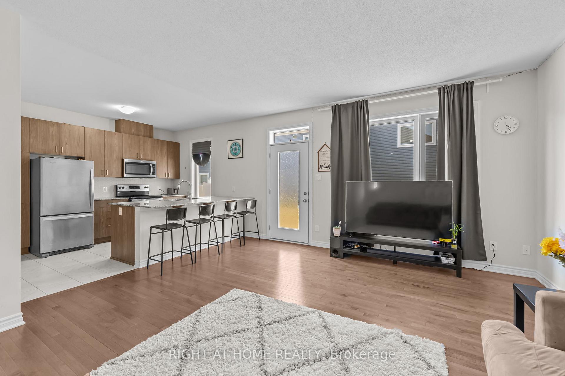 Photo 8 of 55 Focality Crescent, Ottawa, Barrhaven - Half Moon Bay — HOMEH
