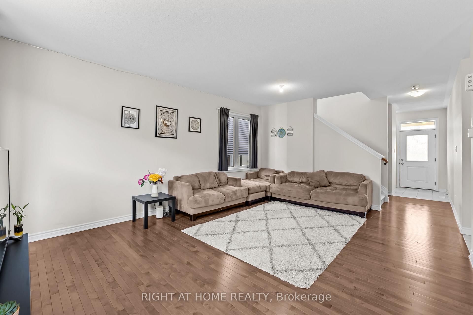 Photo 10 of 55 Focality Crescent, Ottawa, Barrhaven - Half Moon Bay — HOMEH