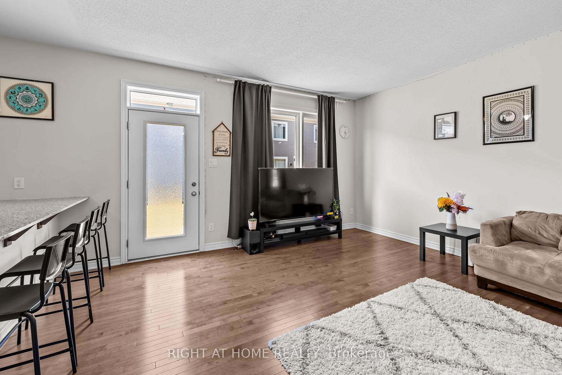 Photo 11 of 55 Focality Crescent, Ottawa, Barrhaven - Half Moon Bay — HOMEH
