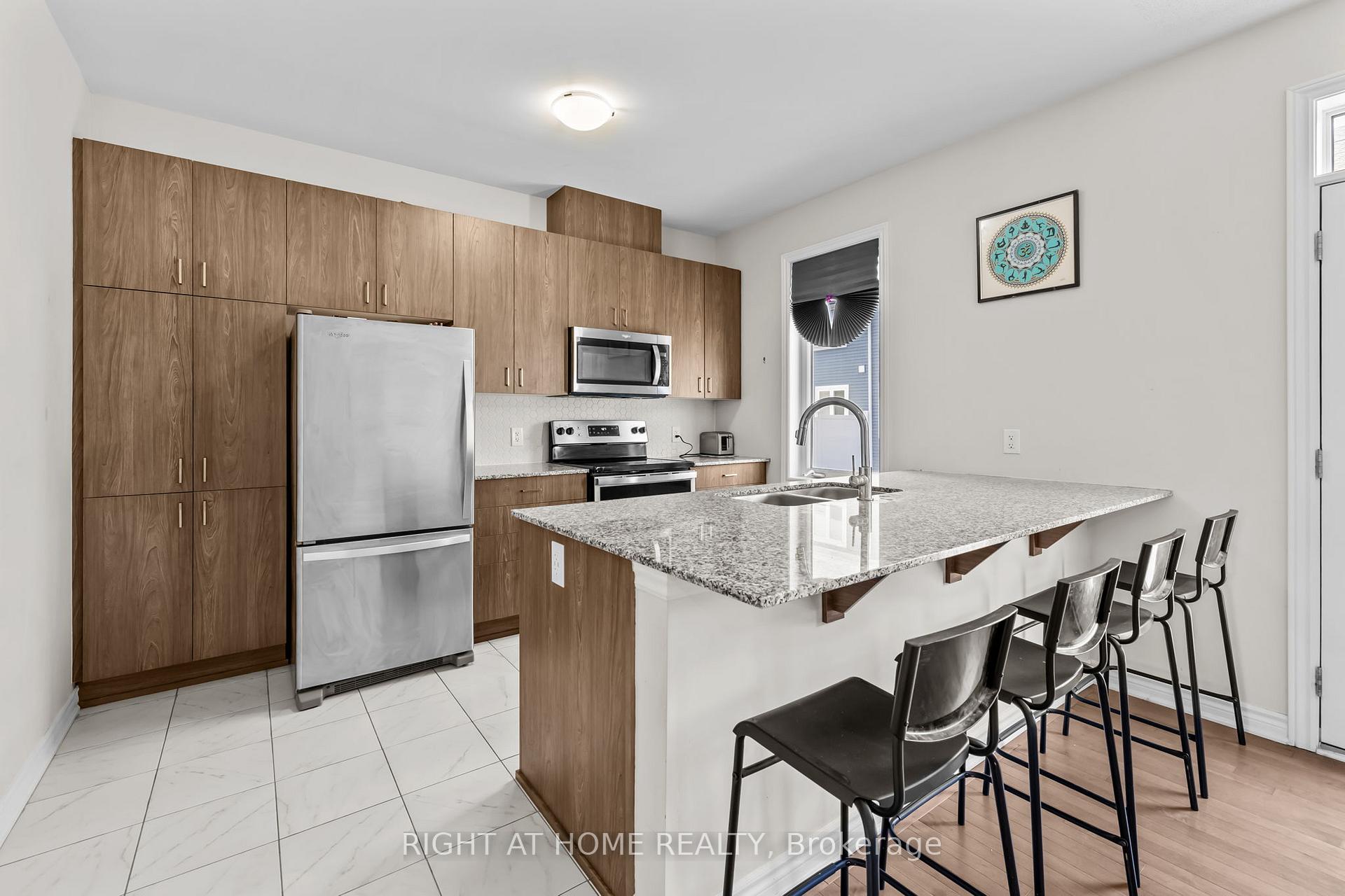 Photo 12 of 55 Focality Crescent, Ottawa, Barrhaven - Half Moon Bay — HOMEH