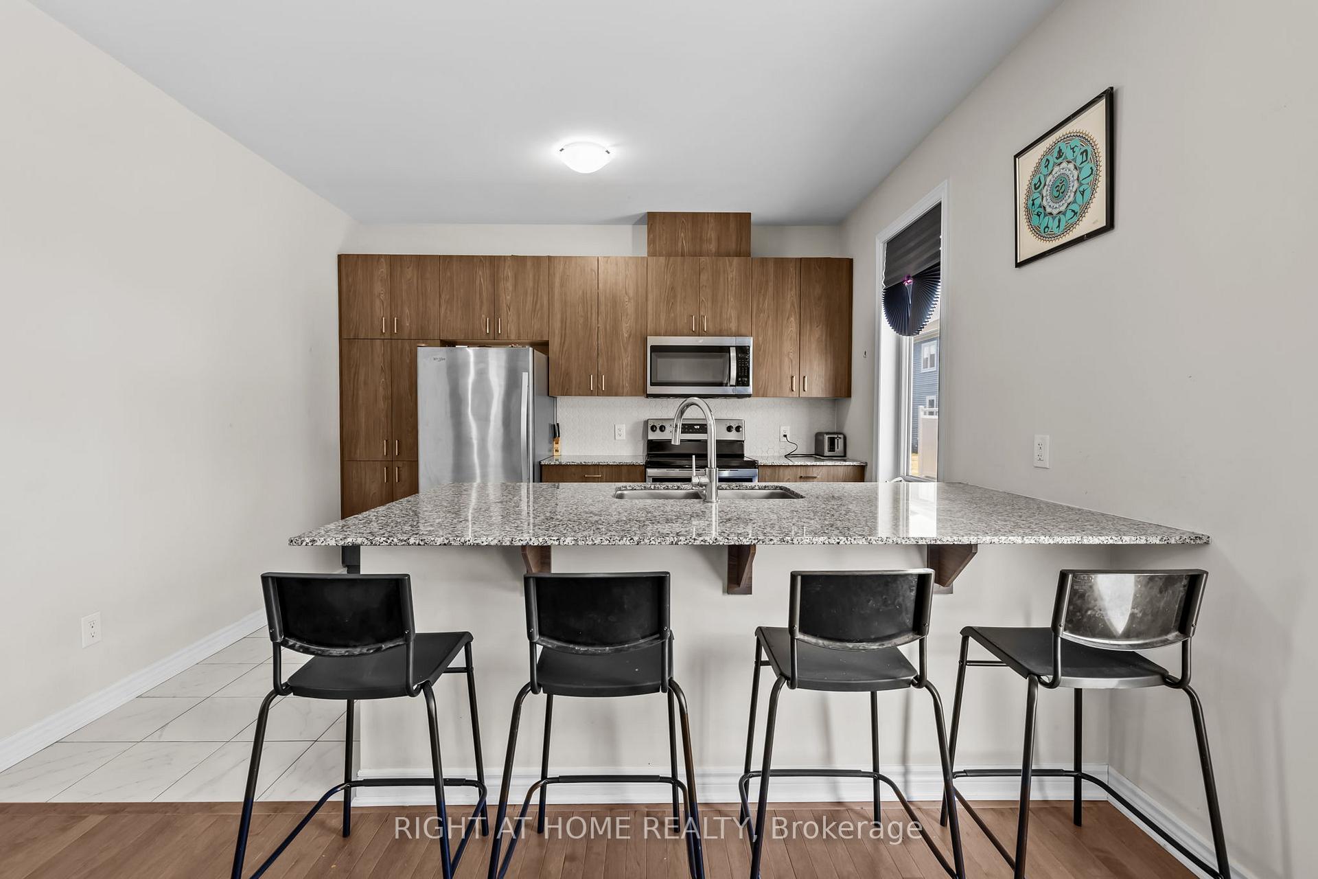 Photo 15 of 55 Focality Crescent, Ottawa, Barrhaven - Half Moon Bay — HOMEH