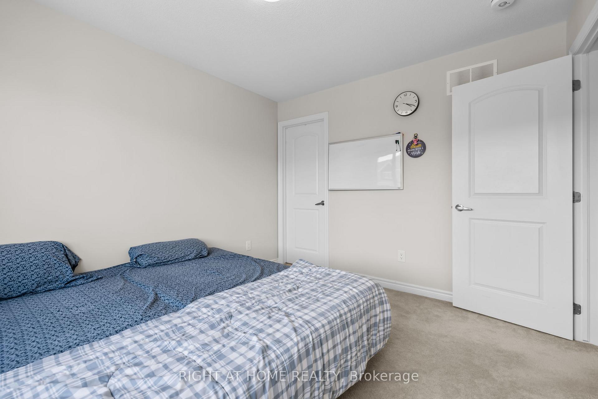 Photo 19 of 55 Focality Crescent, Ottawa, Barrhaven - Half Moon Bay — HOMEH