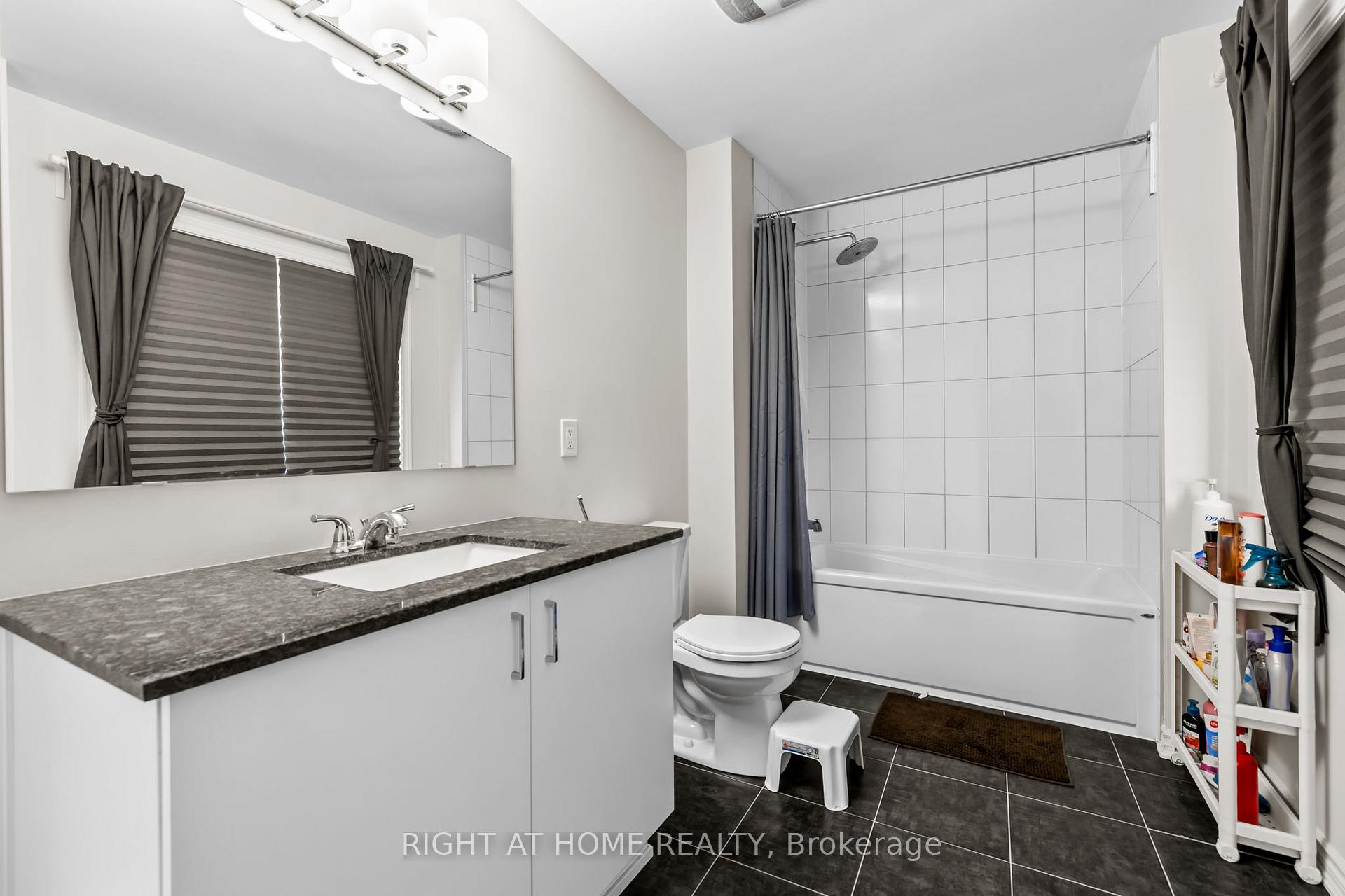 Photo 21 of 55 Focality Crescent, Ottawa, Barrhaven - Half Moon Bay — HOMEH