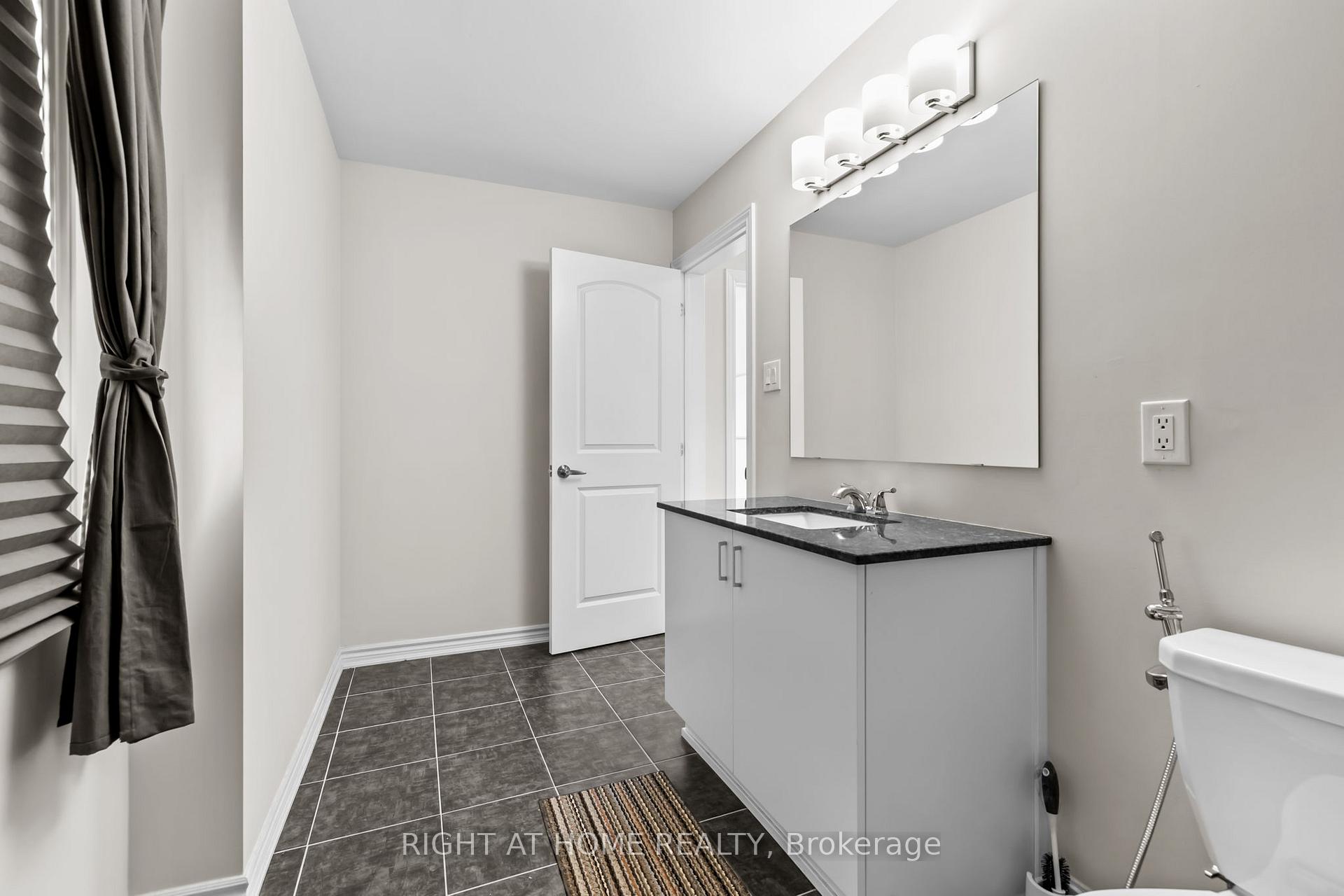 Photo 22 of 55 Focality Crescent, Ottawa, Barrhaven - Half Moon Bay — HOMEH