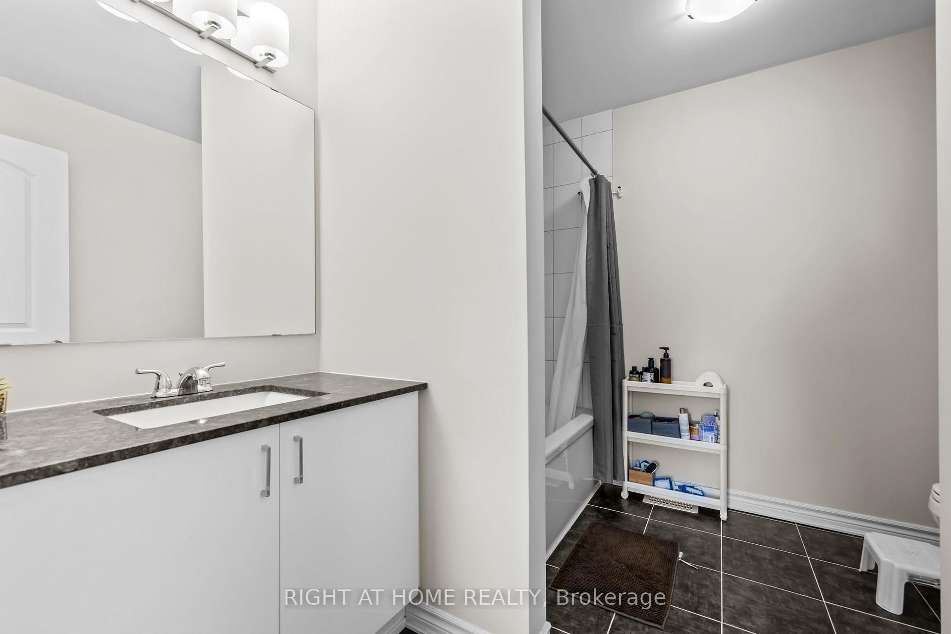 Photo 29 of 55 Focality Crescent, Ottawa, Barrhaven - Half Moon Bay — HOMEH