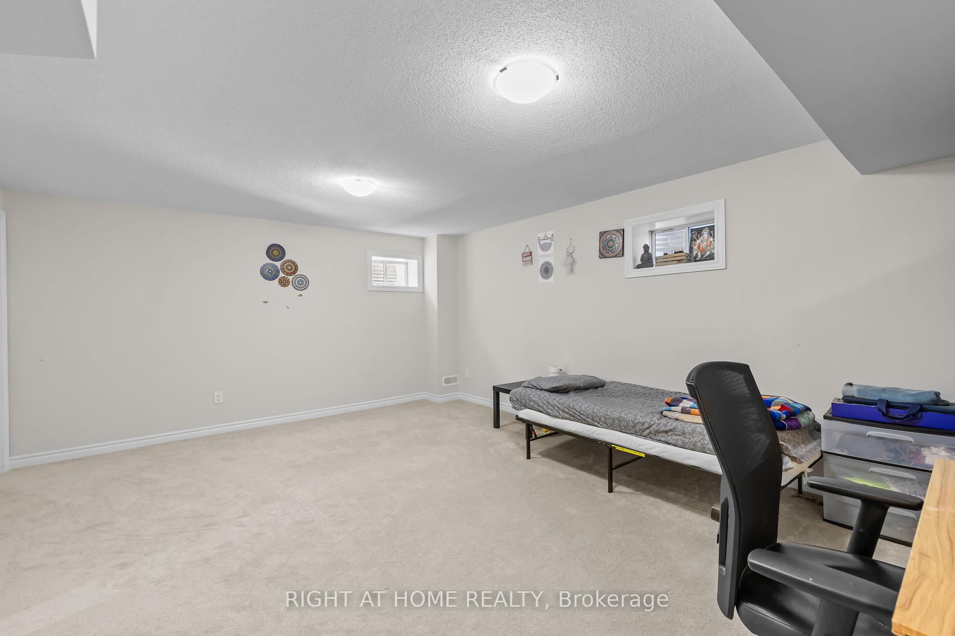 Photo 31 of 55 Focality Crescent, Ottawa, Barrhaven - Half Moon Bay — HOMEH